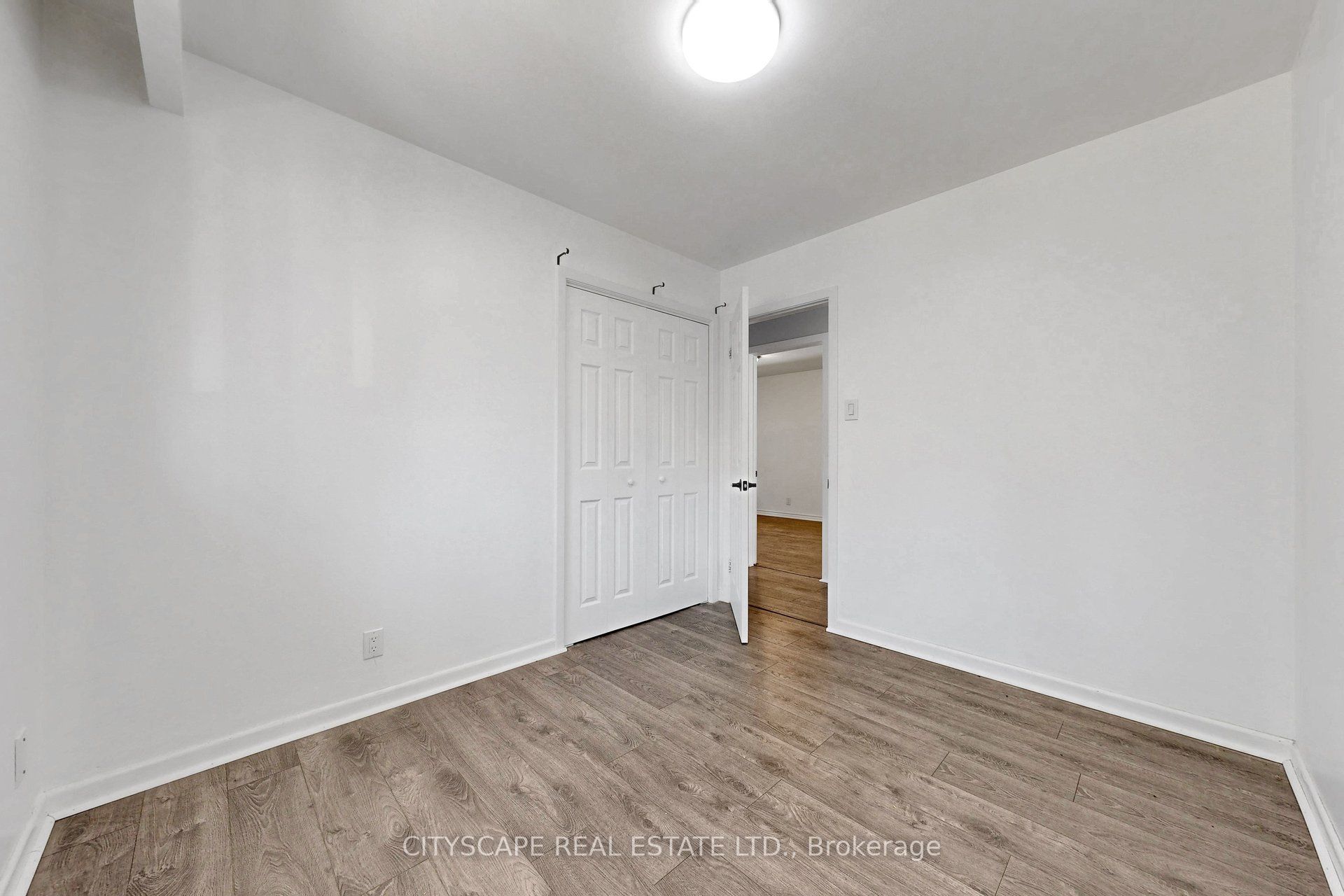 2049 Northern Avenue Property Photo 13