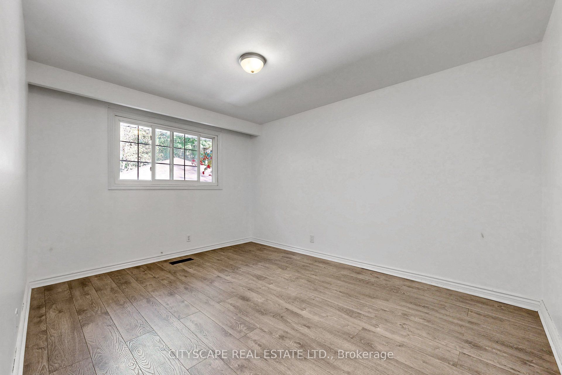 2049 Northern Avenue Property Photo 14