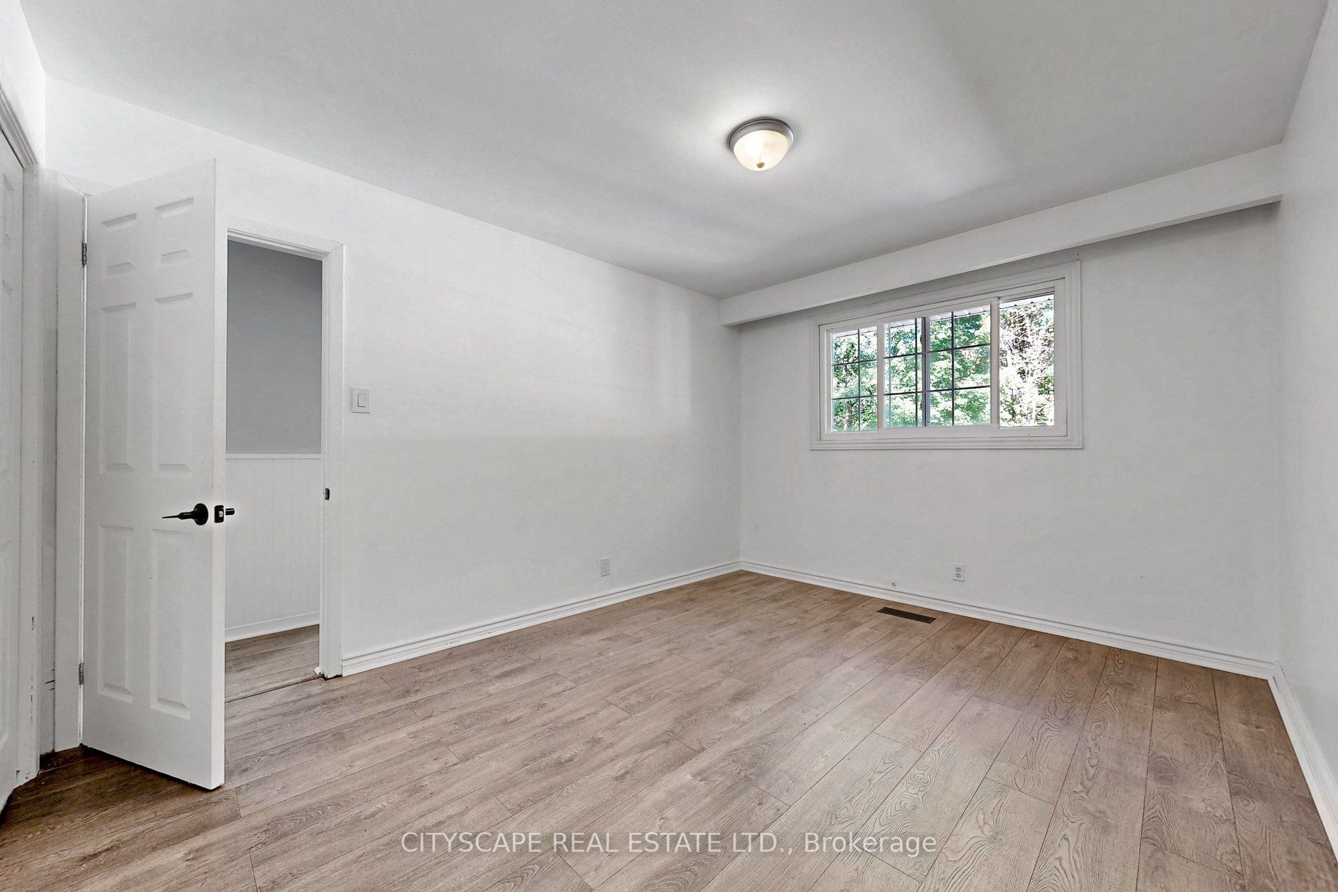 2049 Northern Avenue Property Photo 15