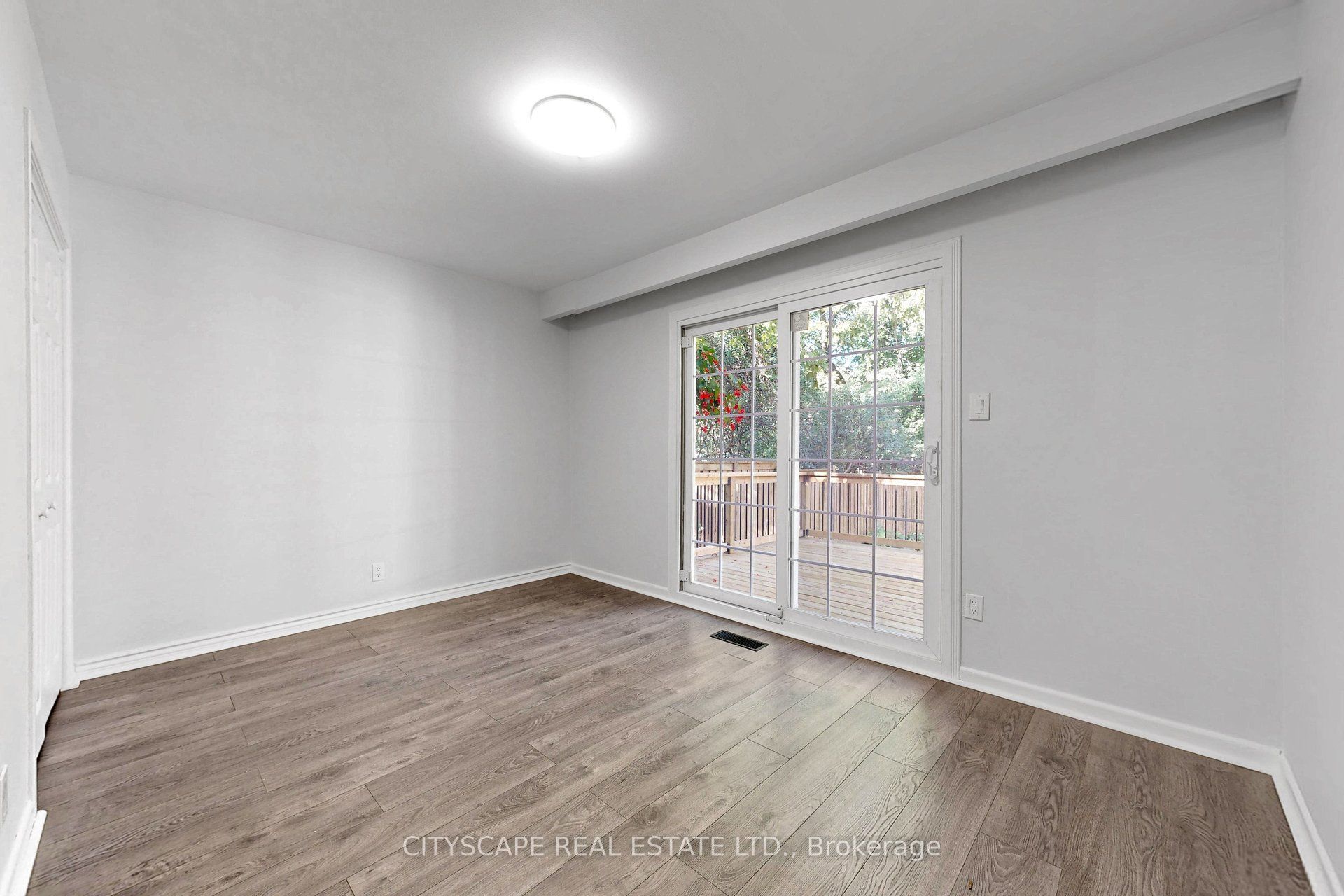 2049 Northern Avenue Property Photo 16