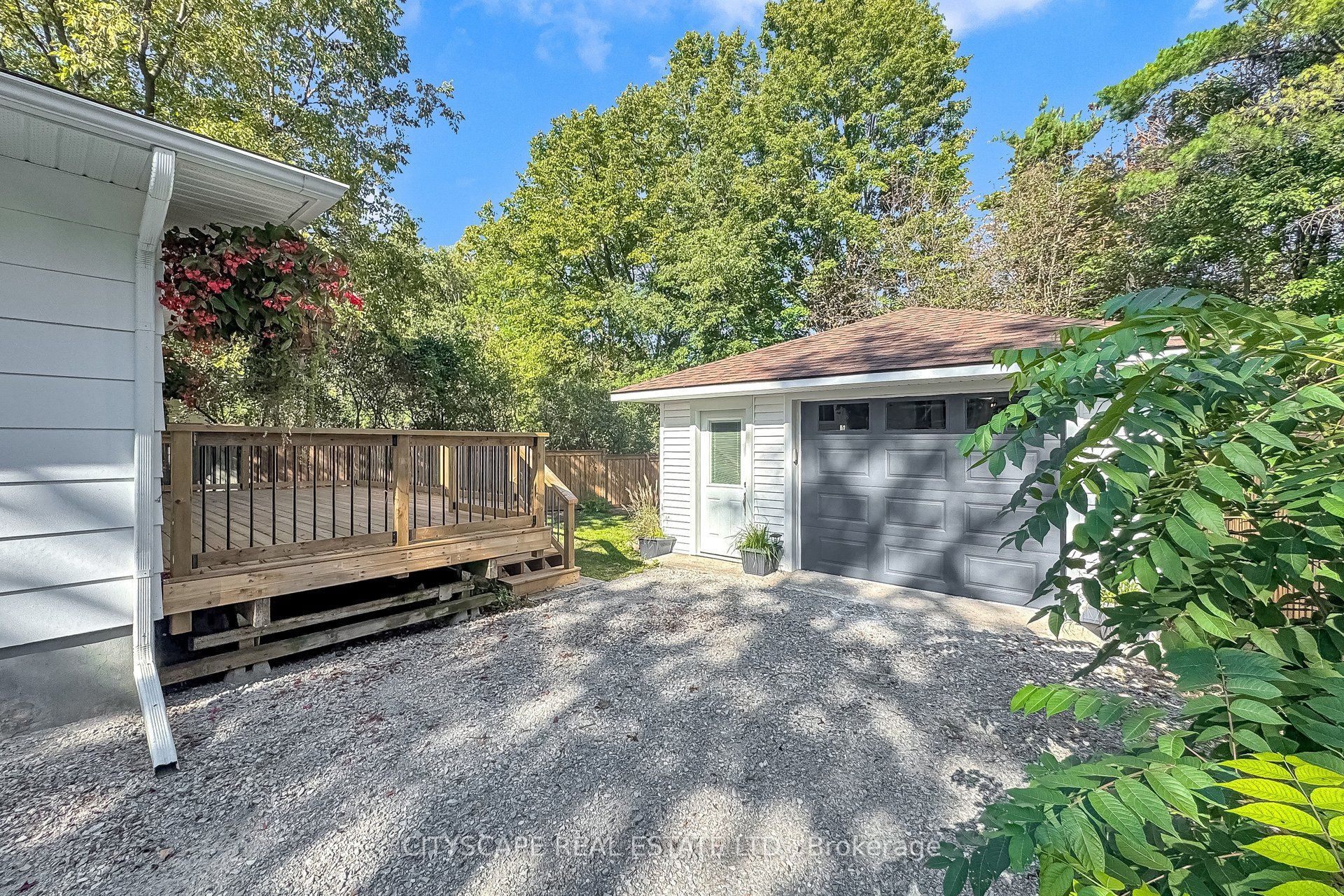 2049 Northern Avenue Property Photo 30