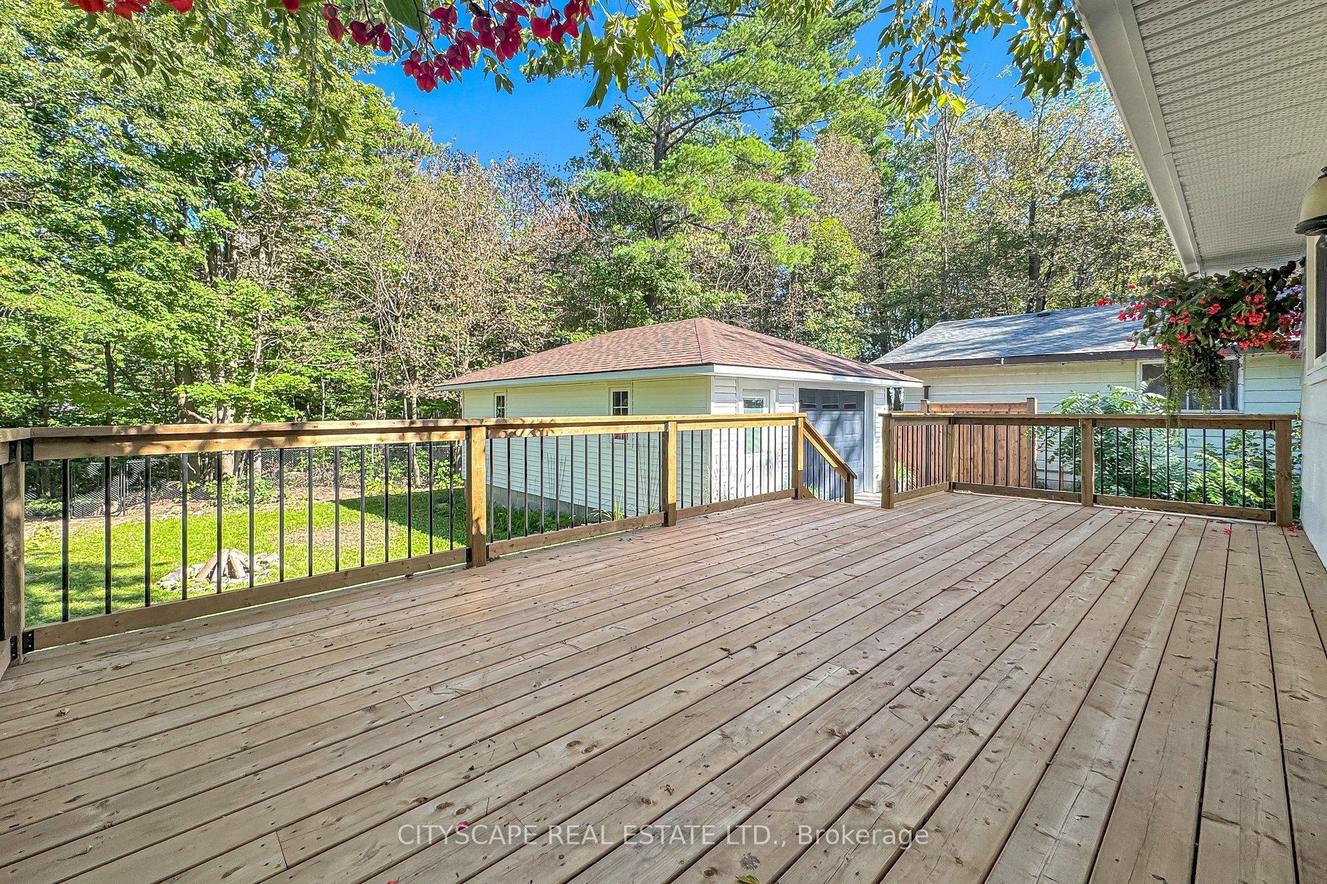 2049 Northern Avenue Property Photo 32