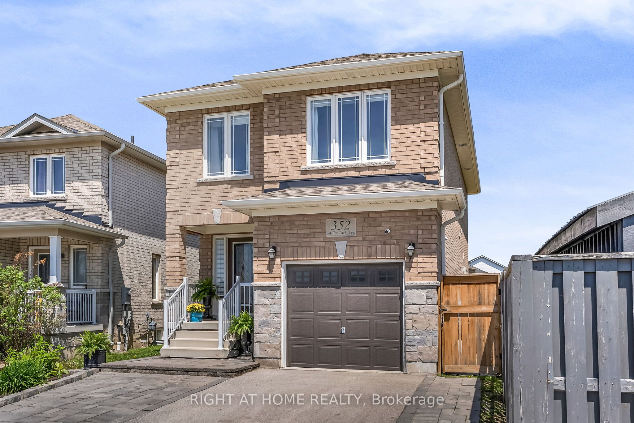 352 Miller Park Avenue Property Photo 2