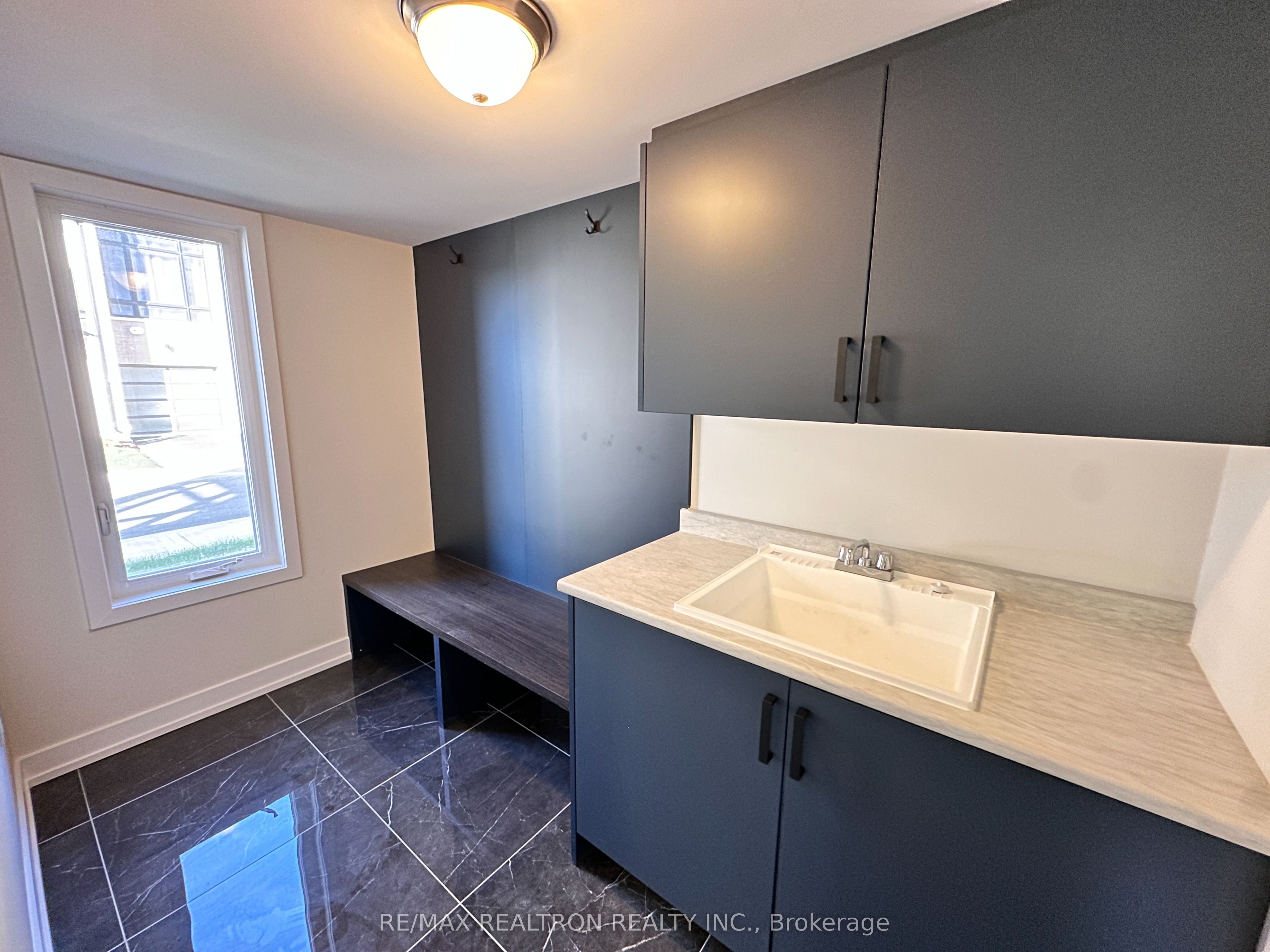 101 Credit Lane Property Photo 11