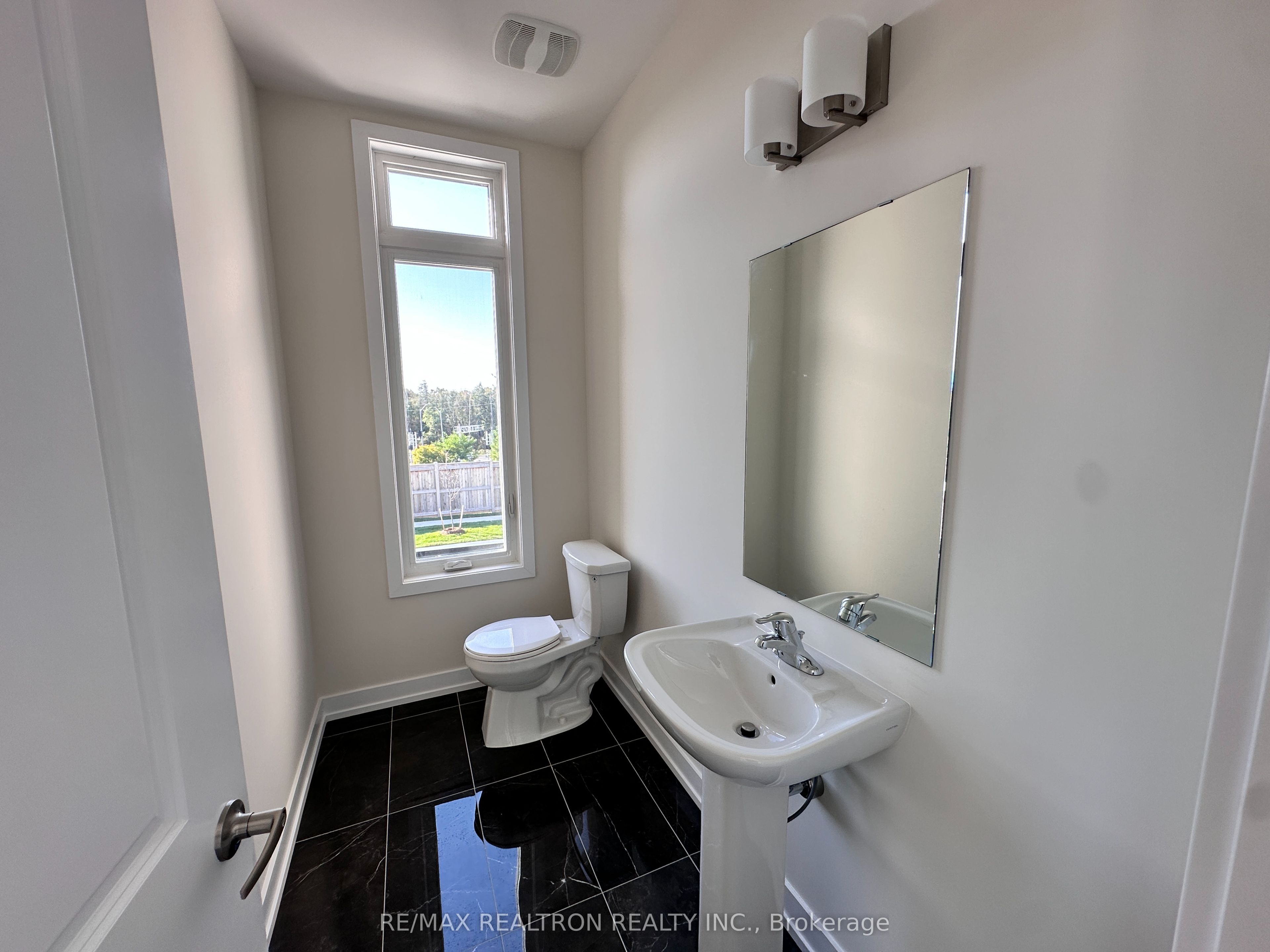 101 Credit Lane Property Photo 18