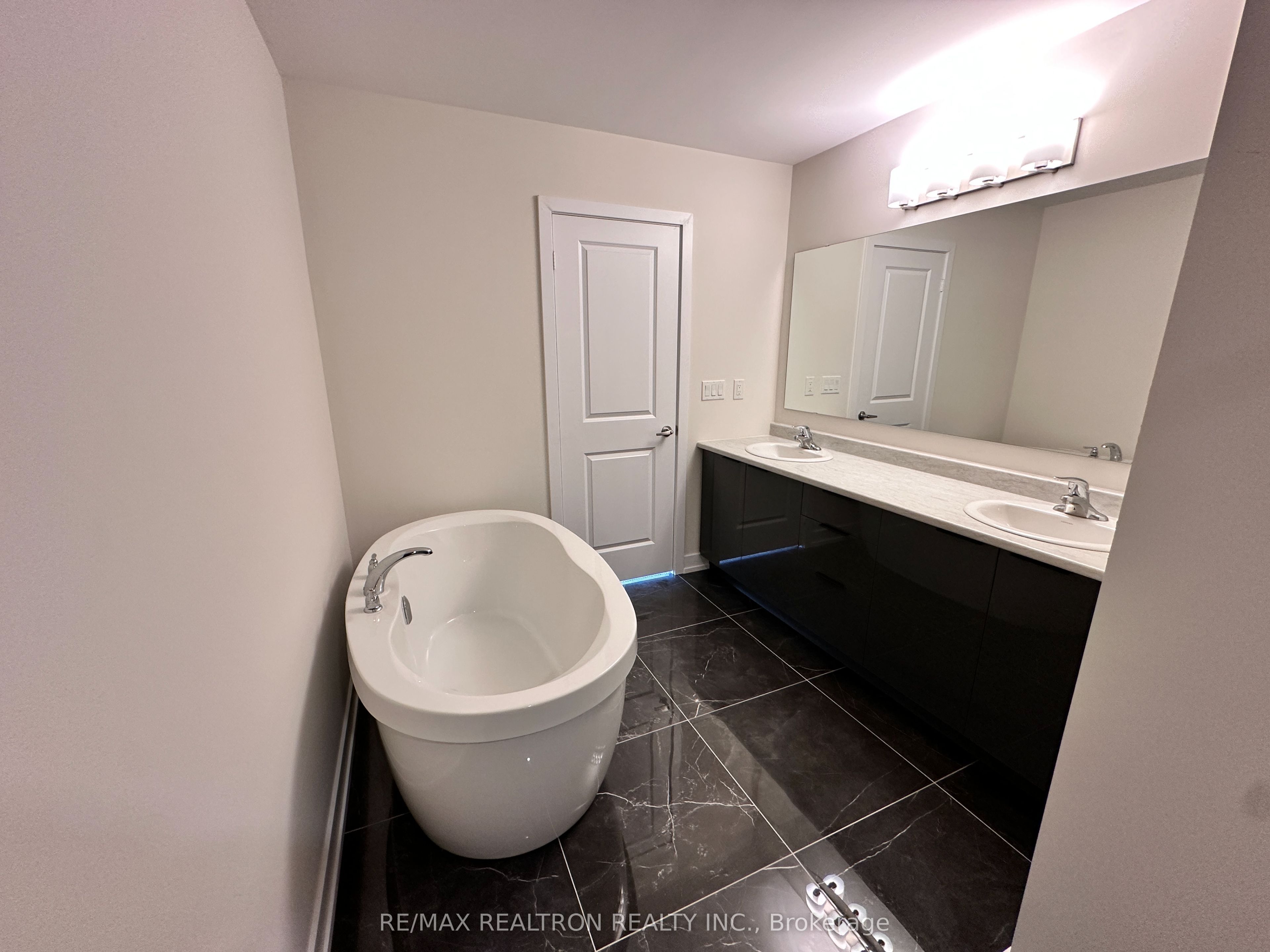 101 Credit Lane Property Photo 21