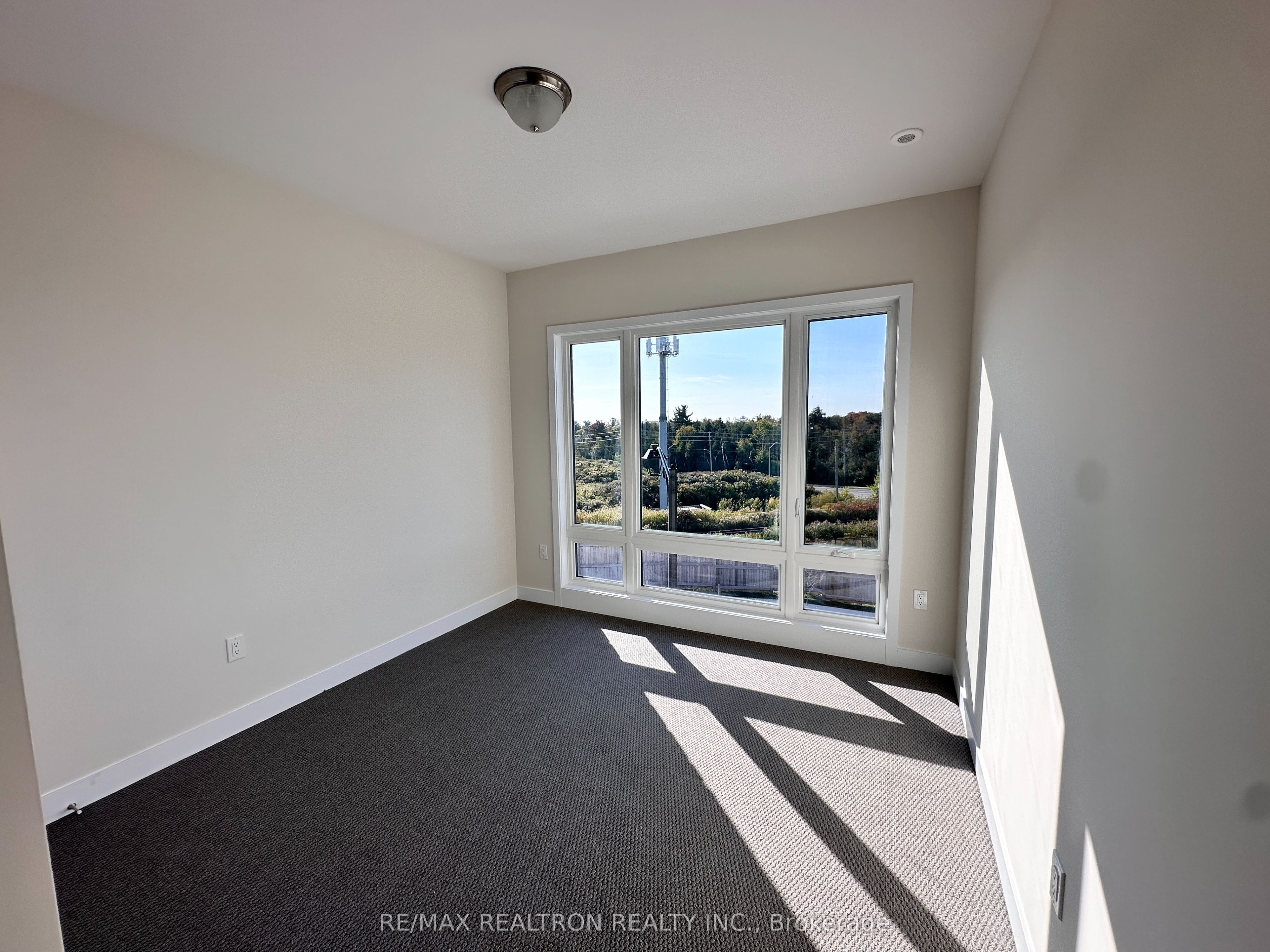 101 Credit Lane Property Photo 24