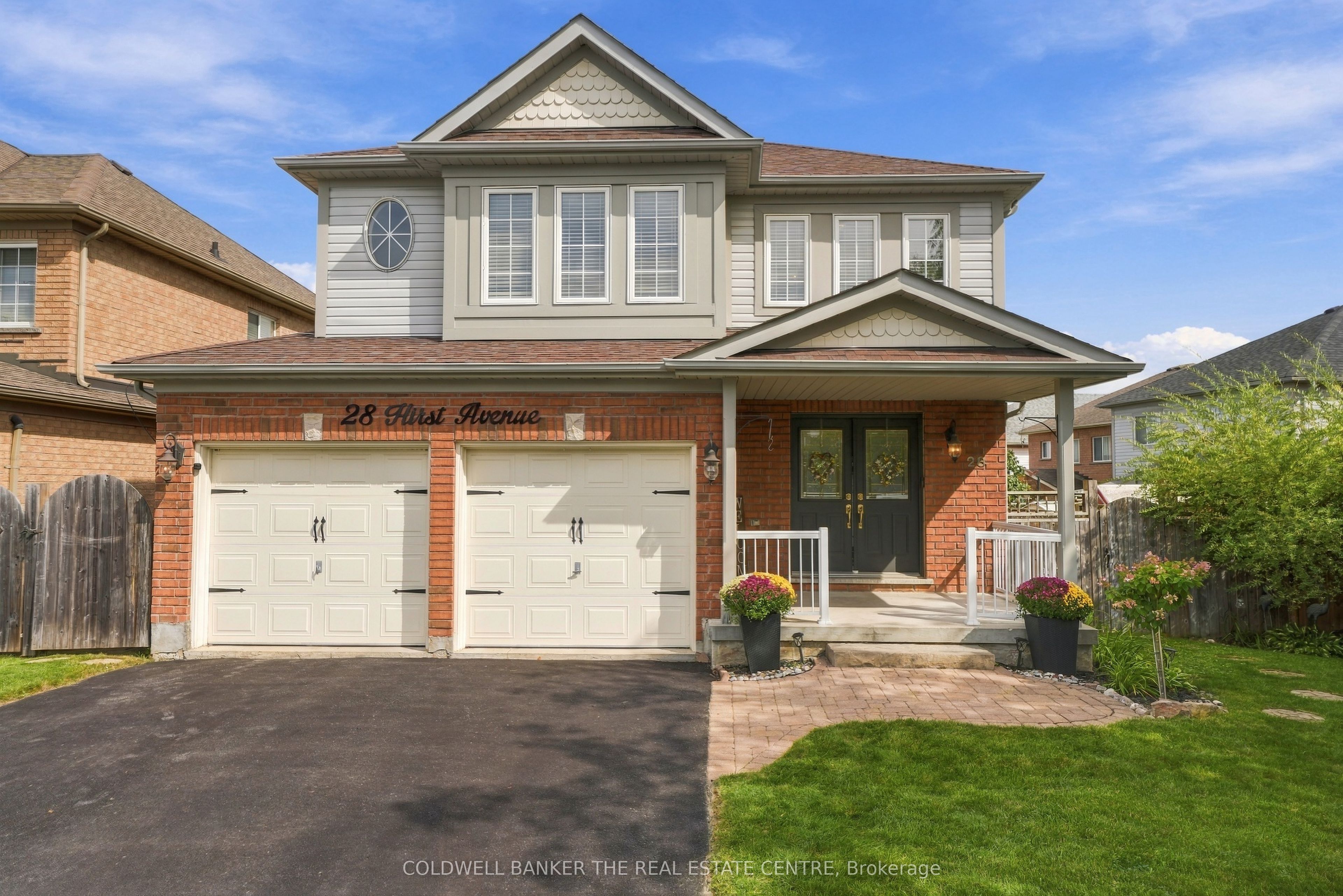 28 Hirst Avenue E Property Photo 1
