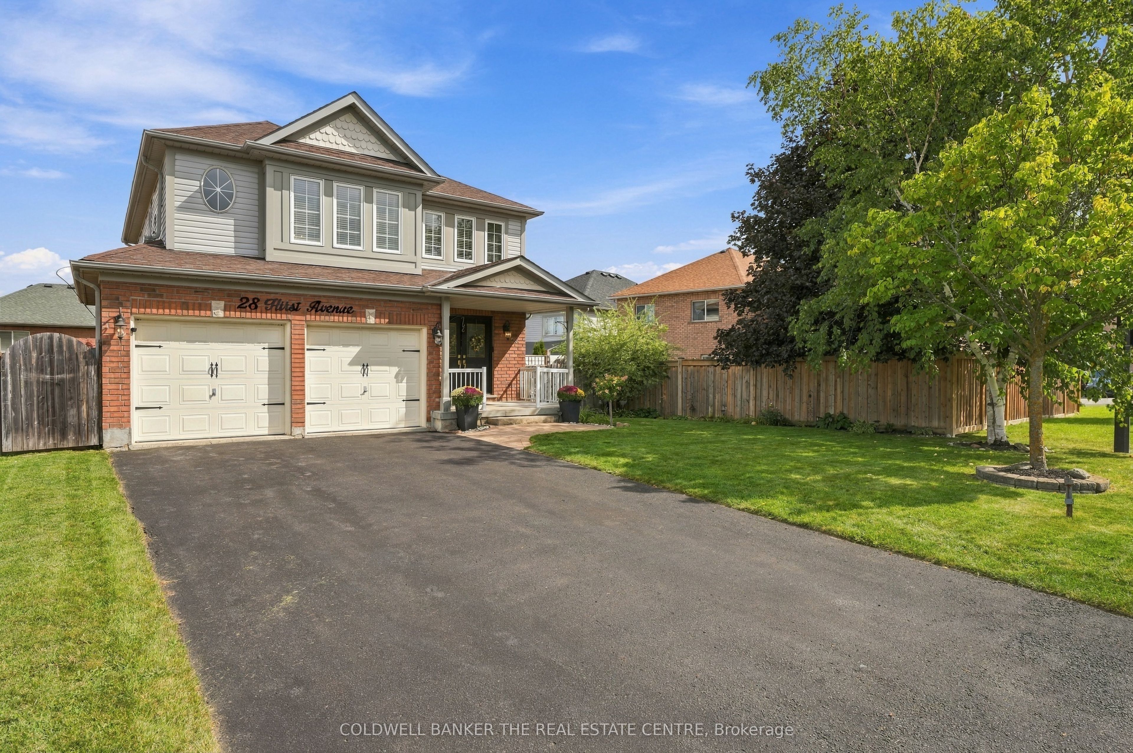 28 Hirst Avenue E Property Photo 2
