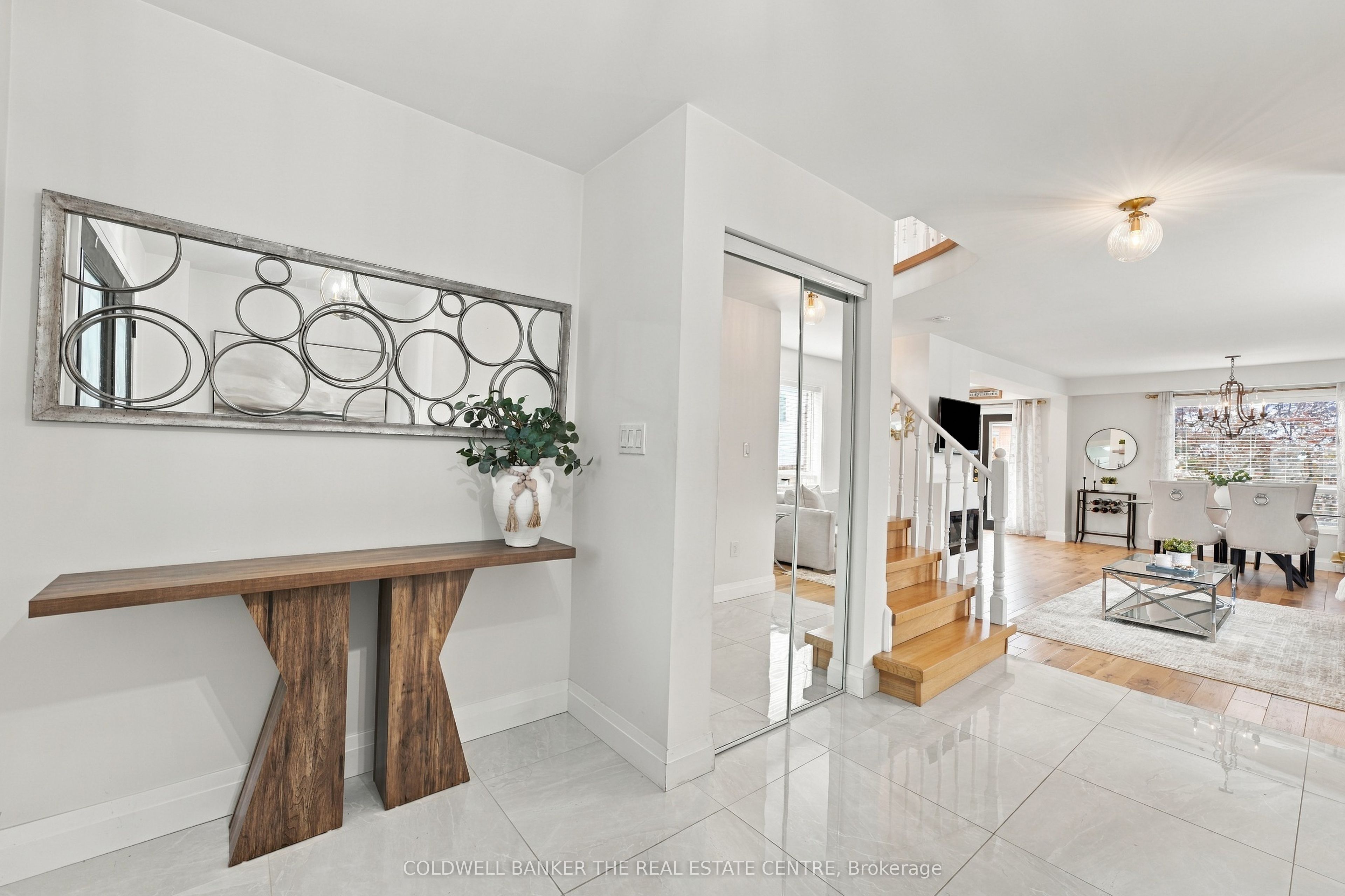 28 Hirst Avenue E Property Photo 8