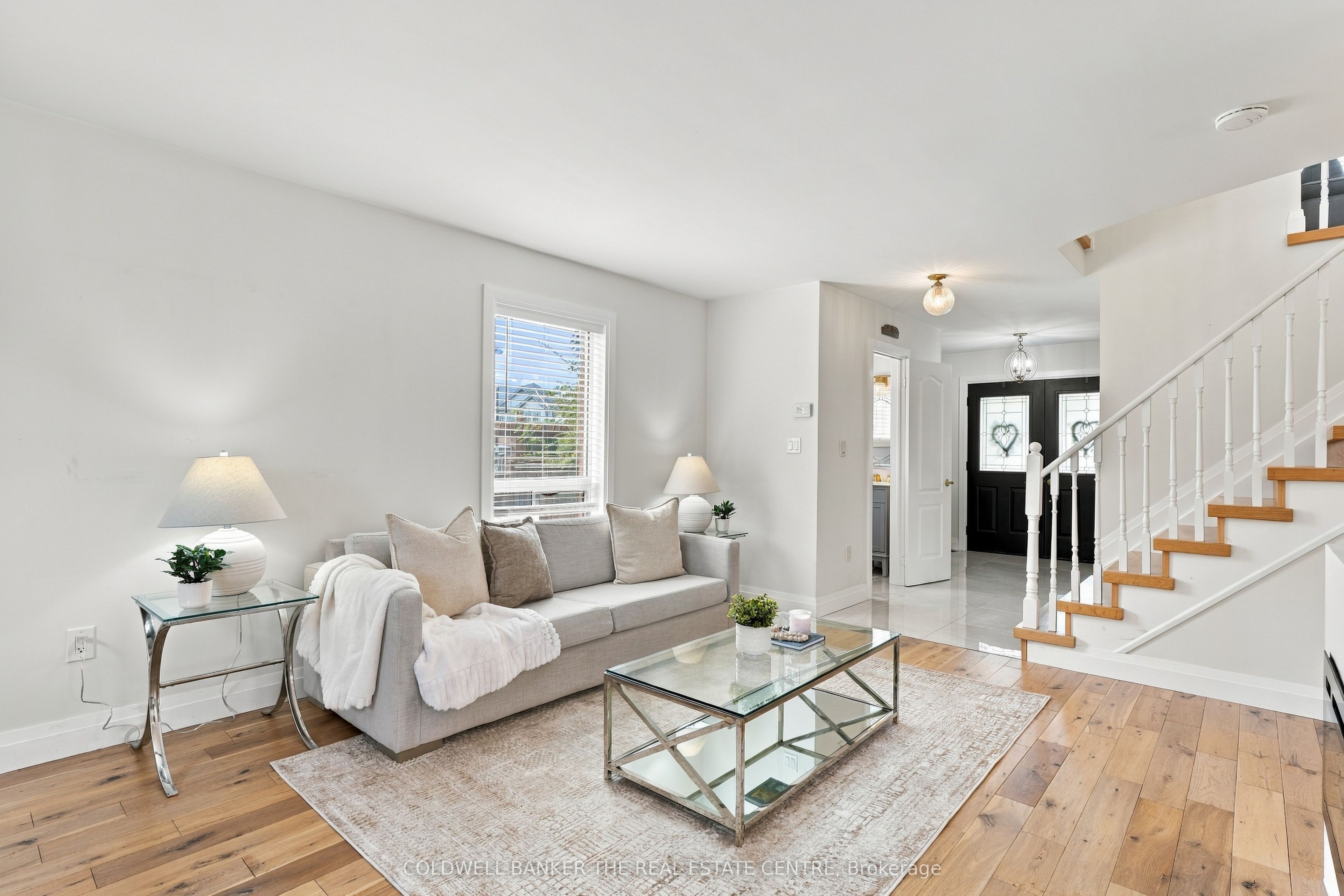 28 Hirst Avenue E Property Photo 12