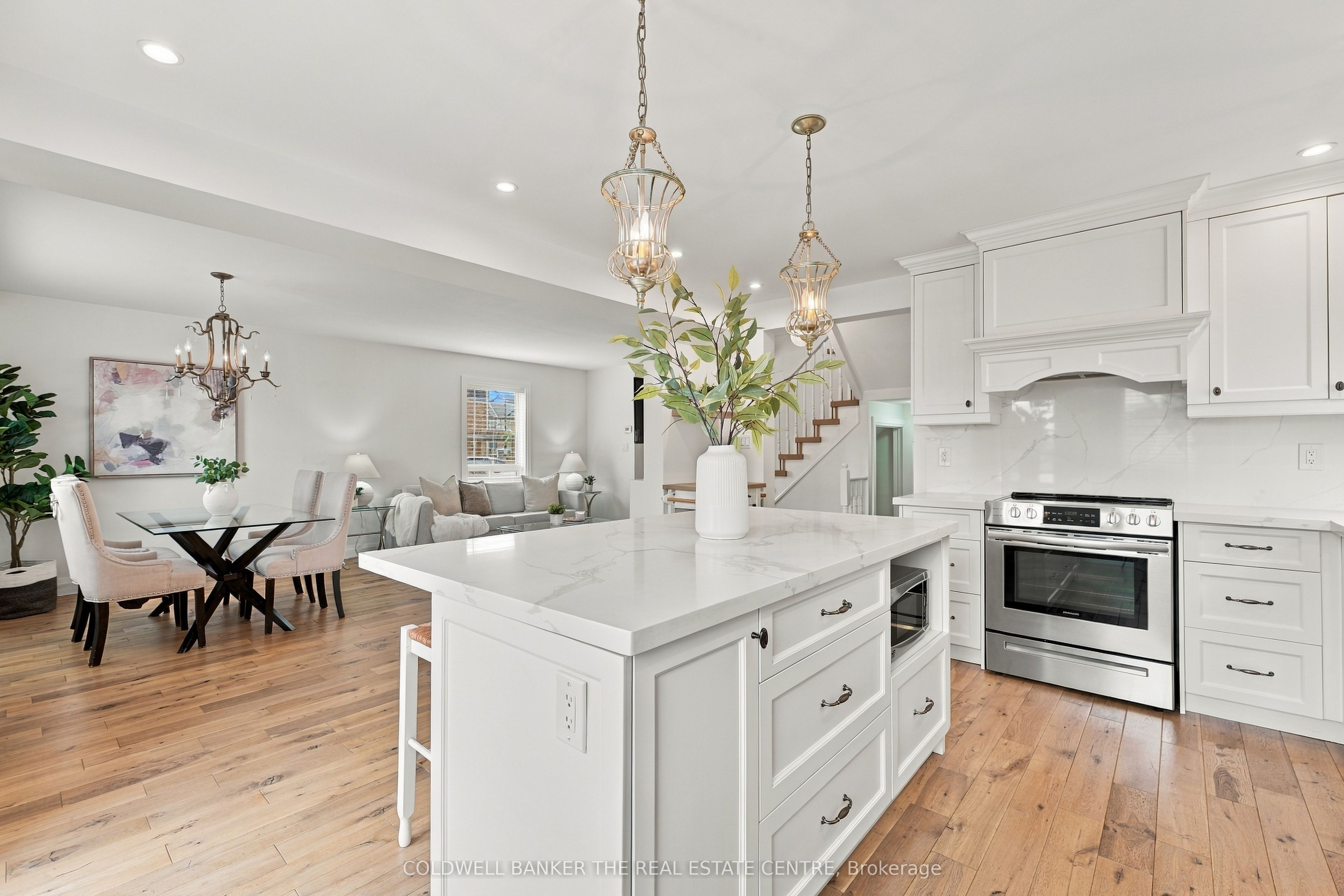 28 Hirst Avenue E Property Photo 17