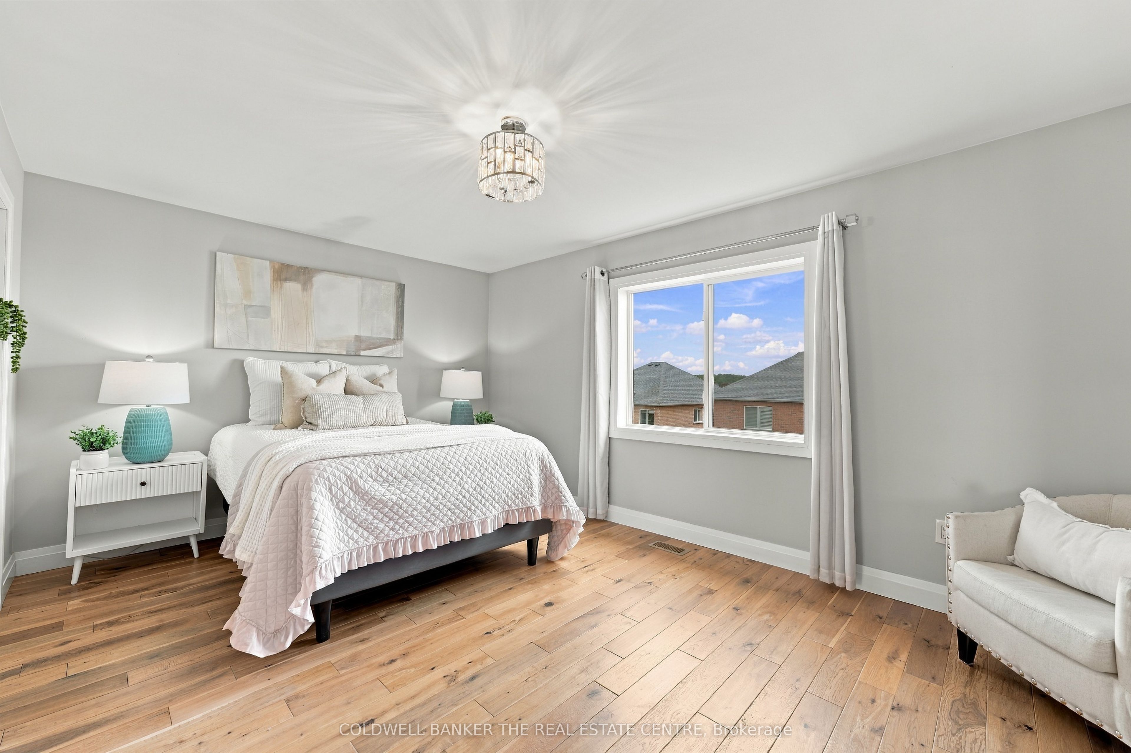 28 Hirst Avenue E Property Photo 22