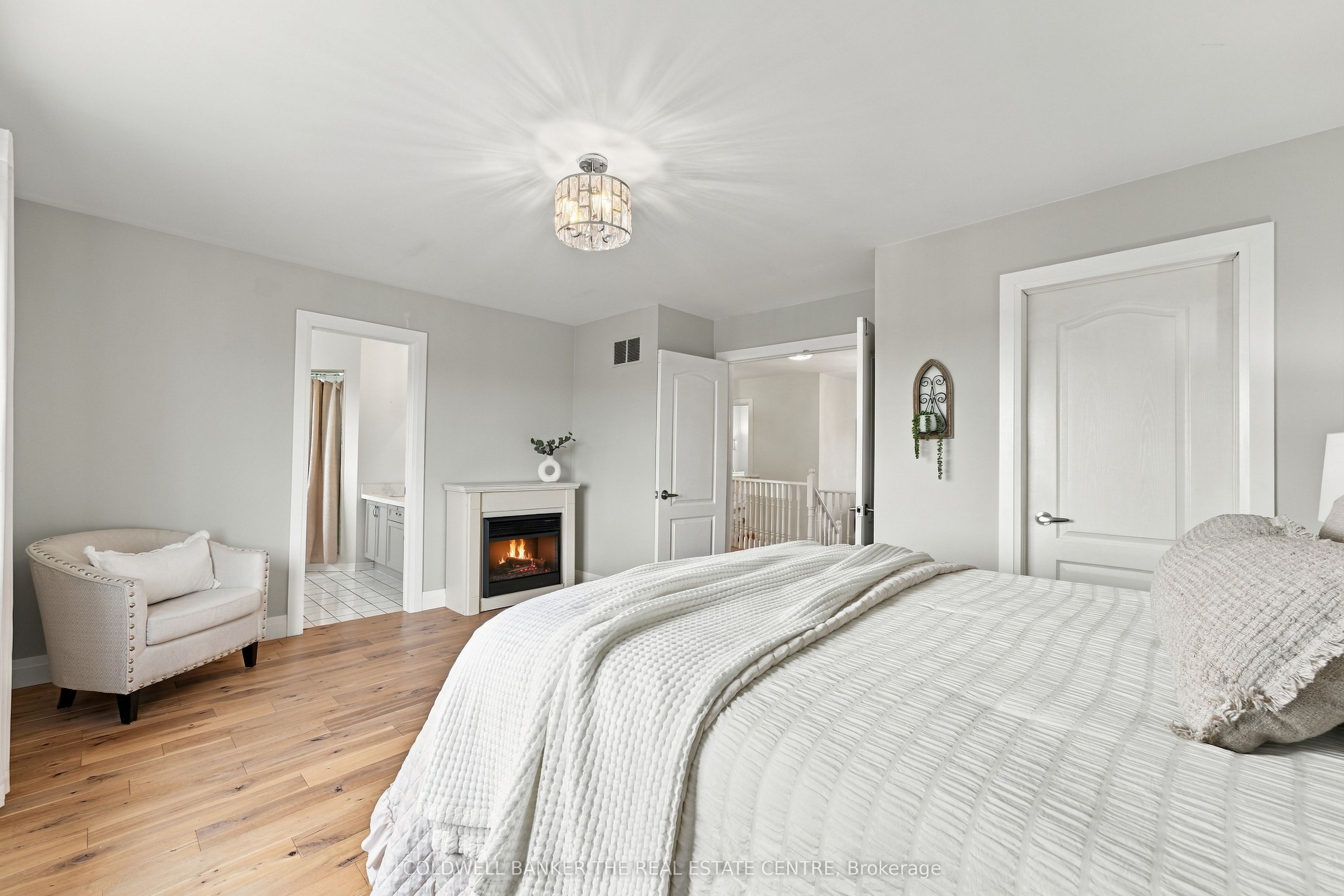 28 Hirst Avenue E Property Photo 23