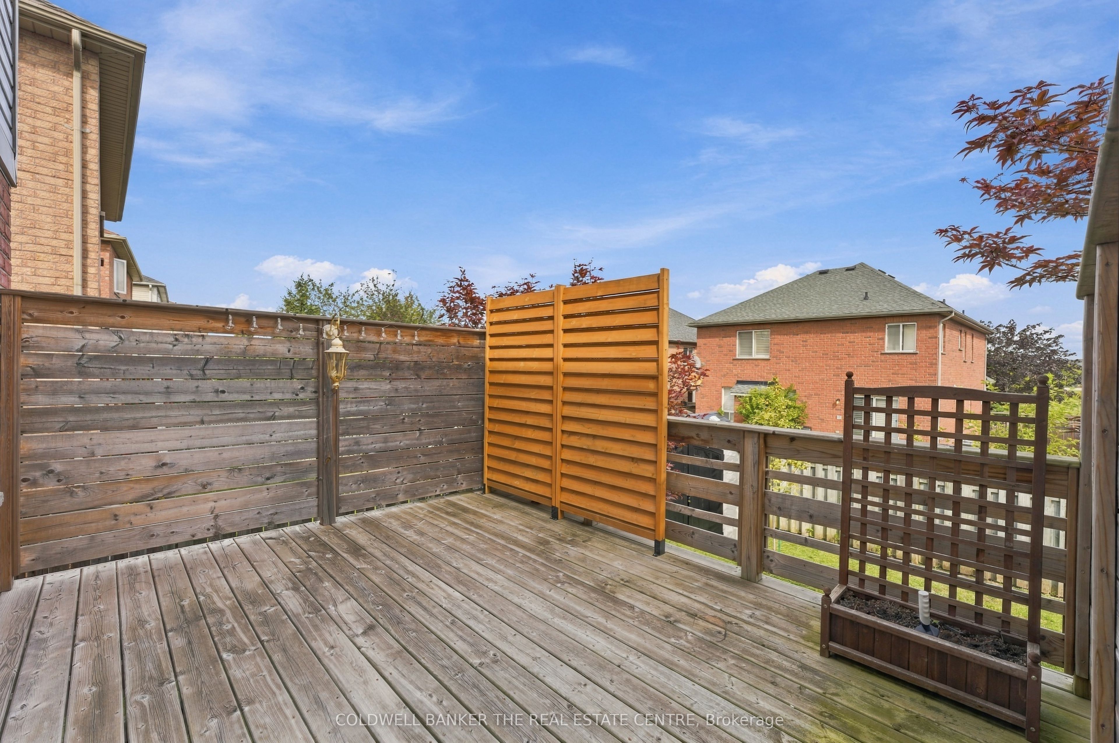 28 Hirst Avenue E Property Photo 36