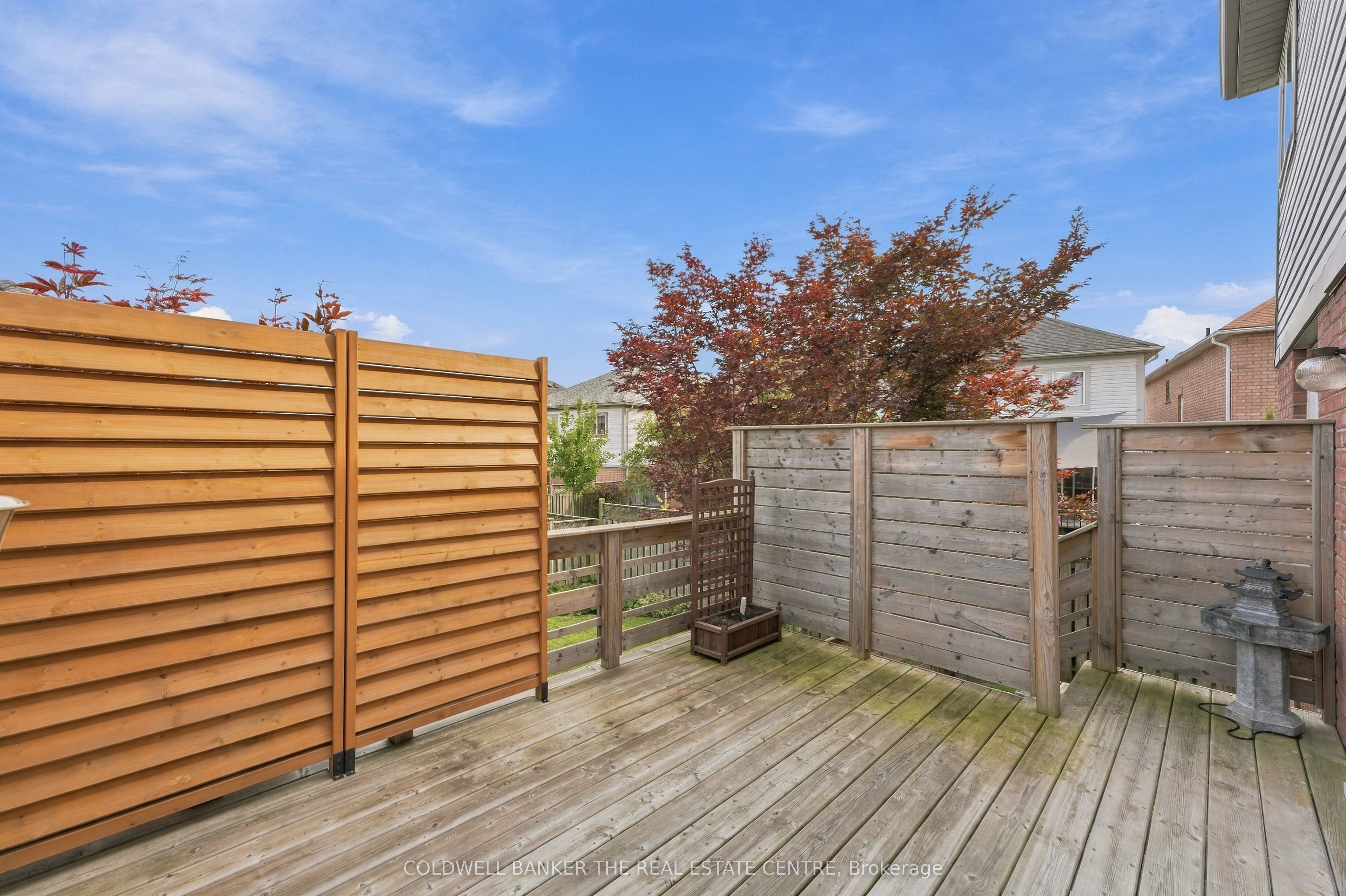 28 Hirst Avenue E Property Photo 37