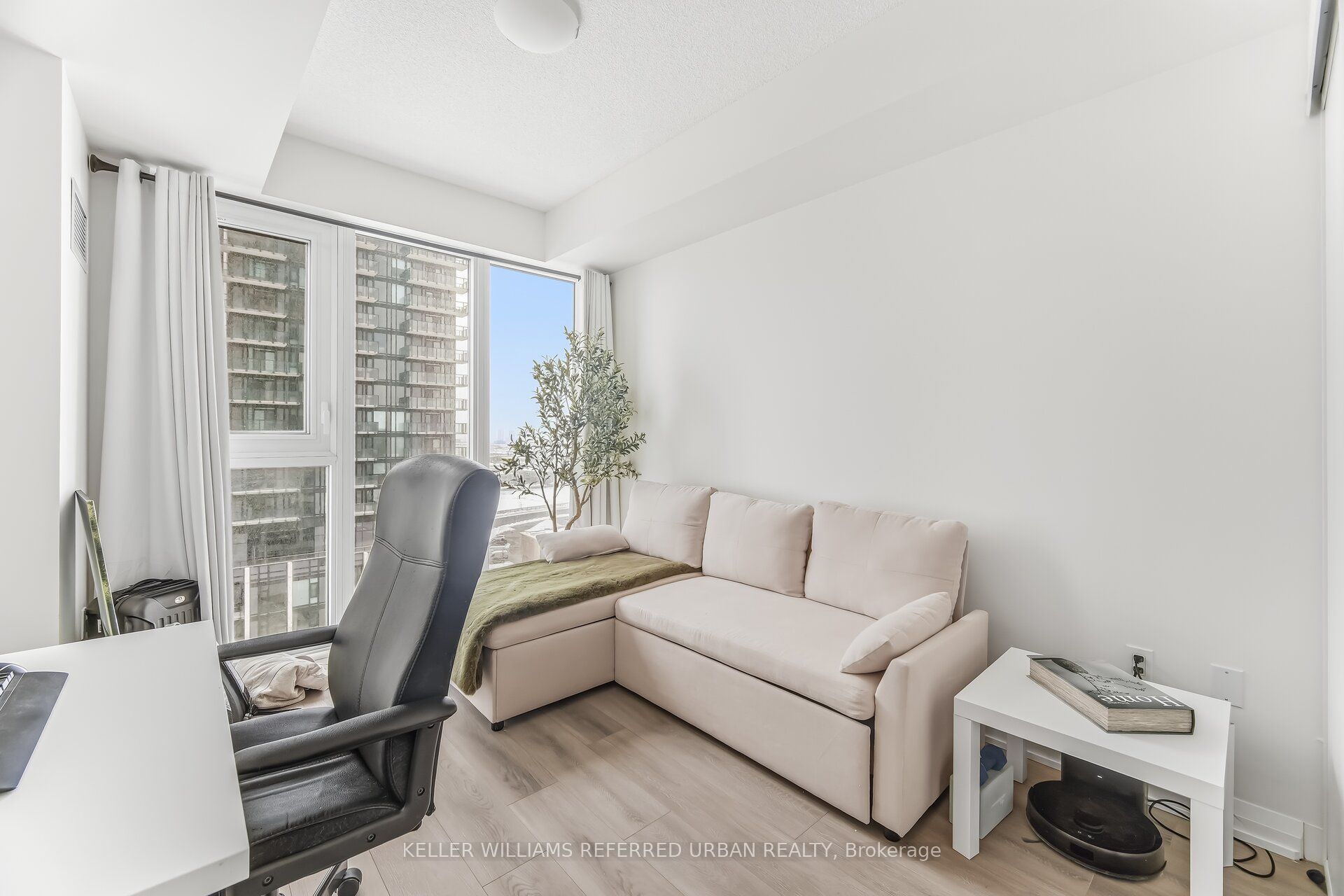 9000 Jane Street 1115 Property Photo 6