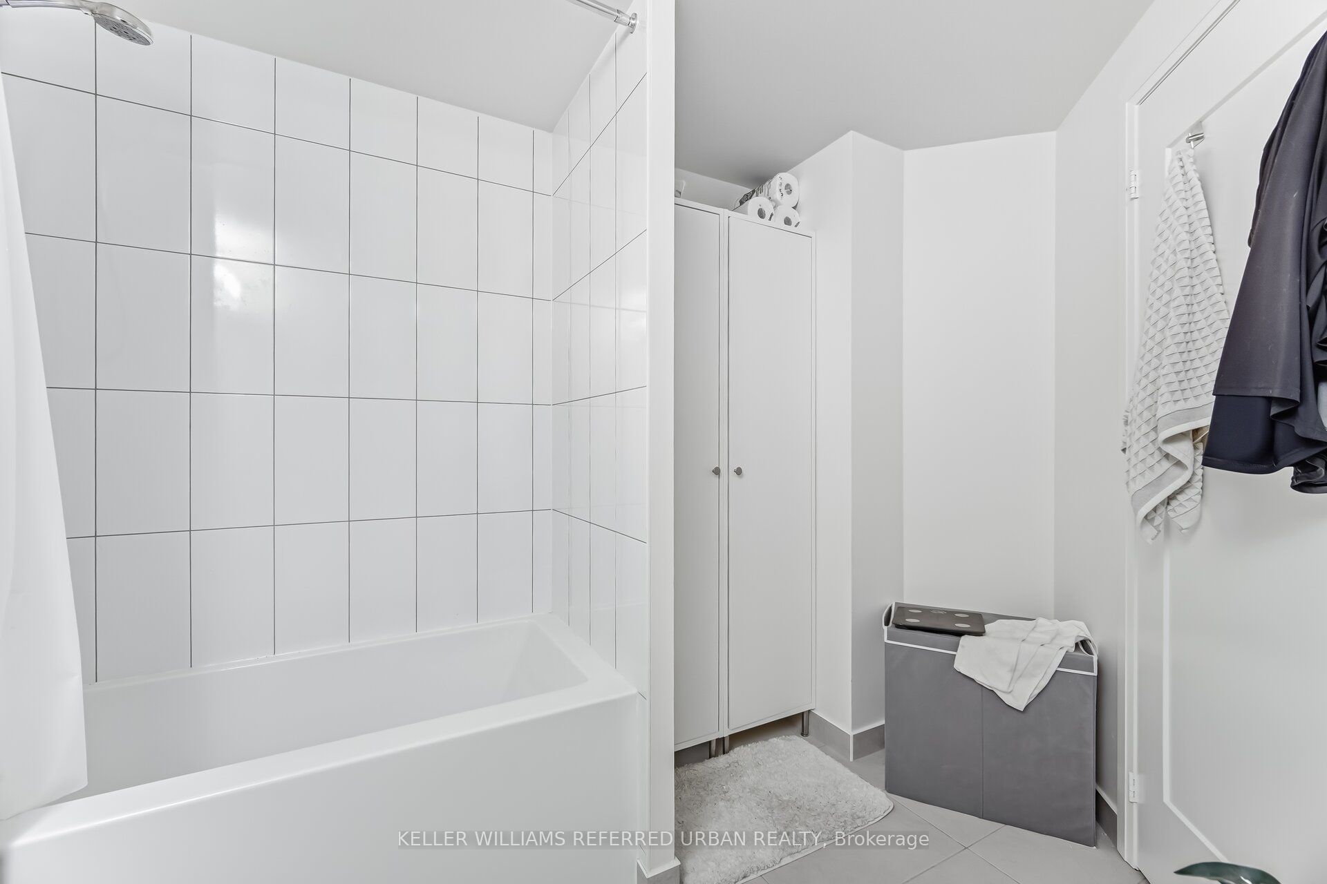 9000 Jane Street 1115 Property Photo 9