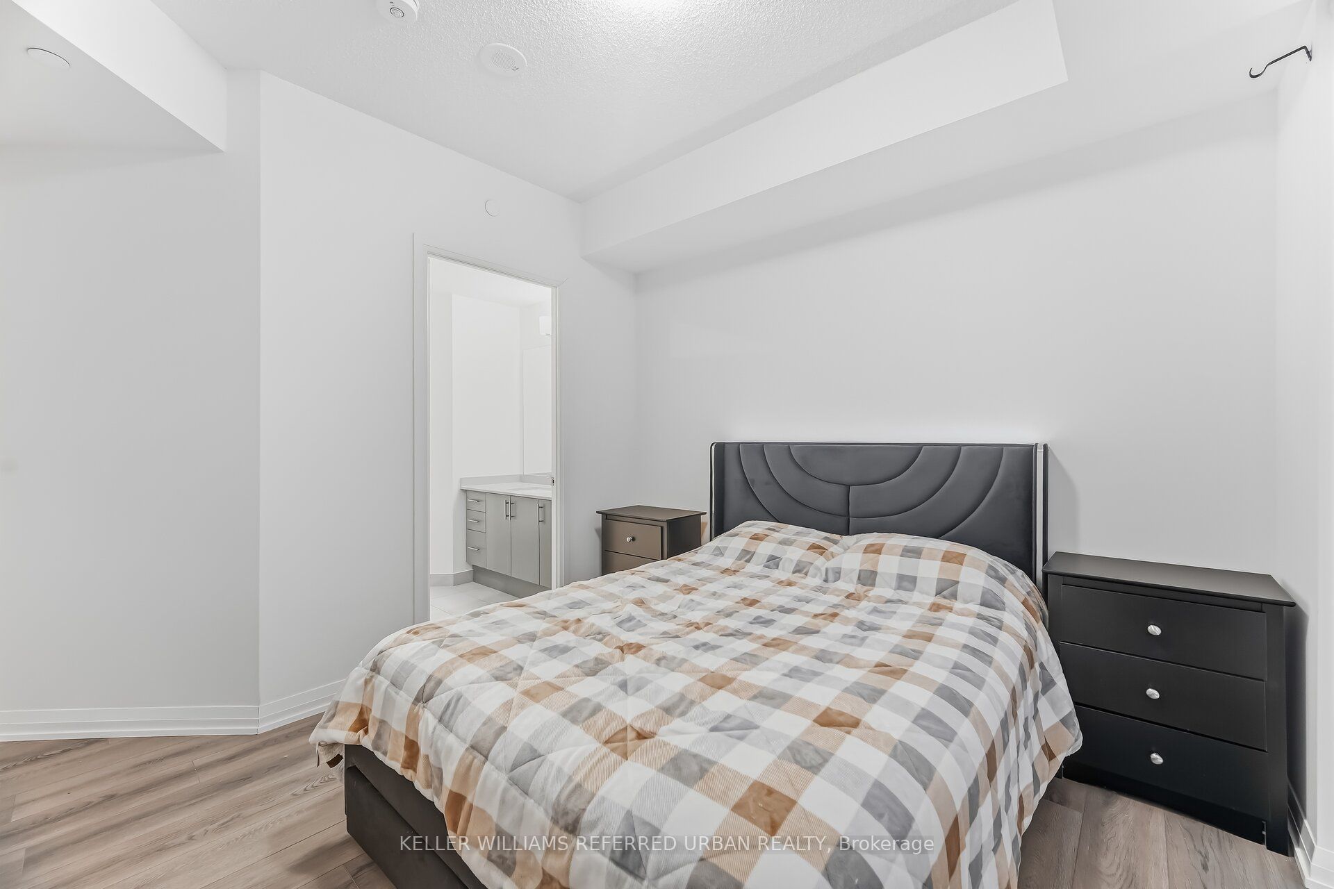 9000 Jane Street 1115 Property Photo 11