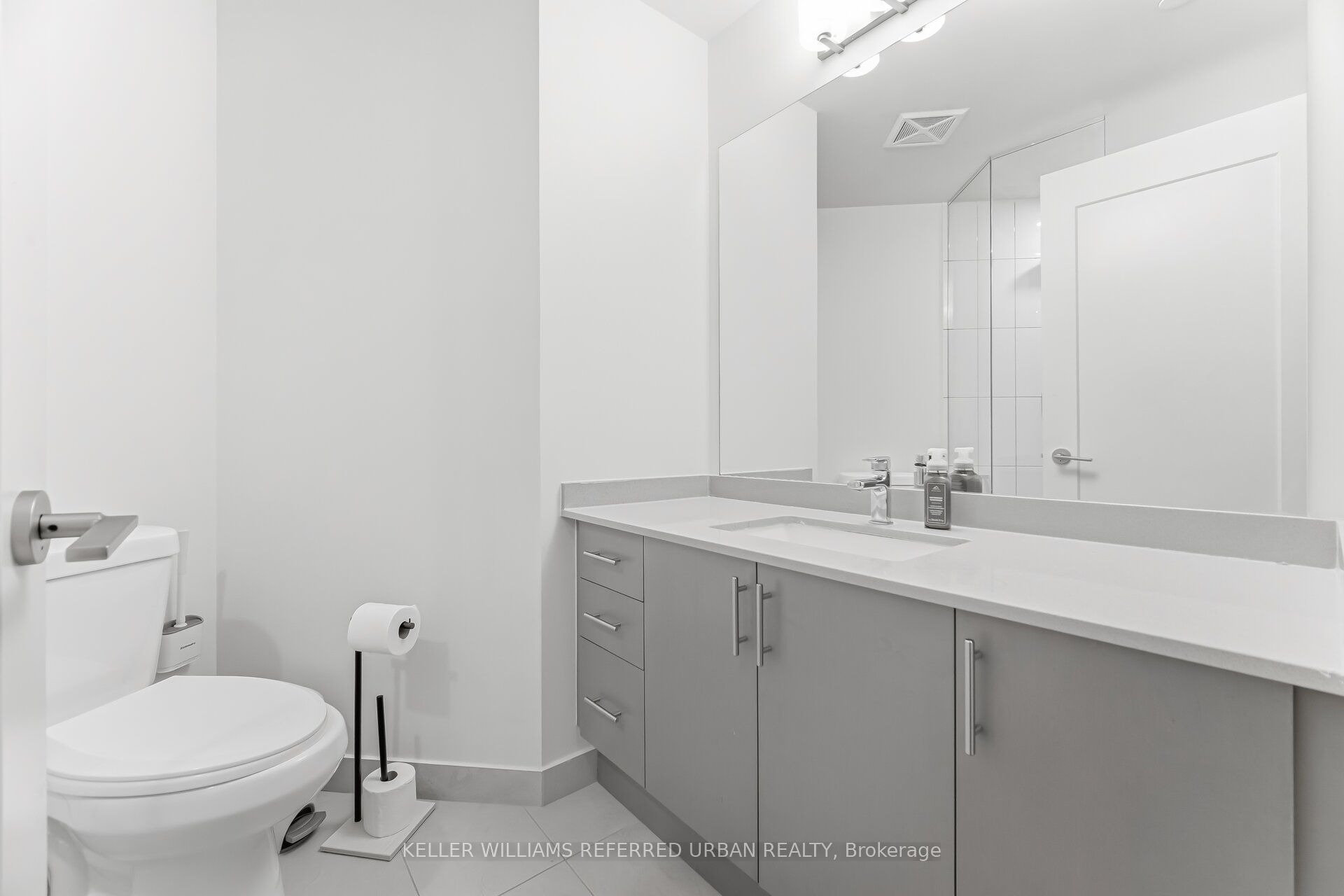 9000 Jane Street 1115 Property Photo 13