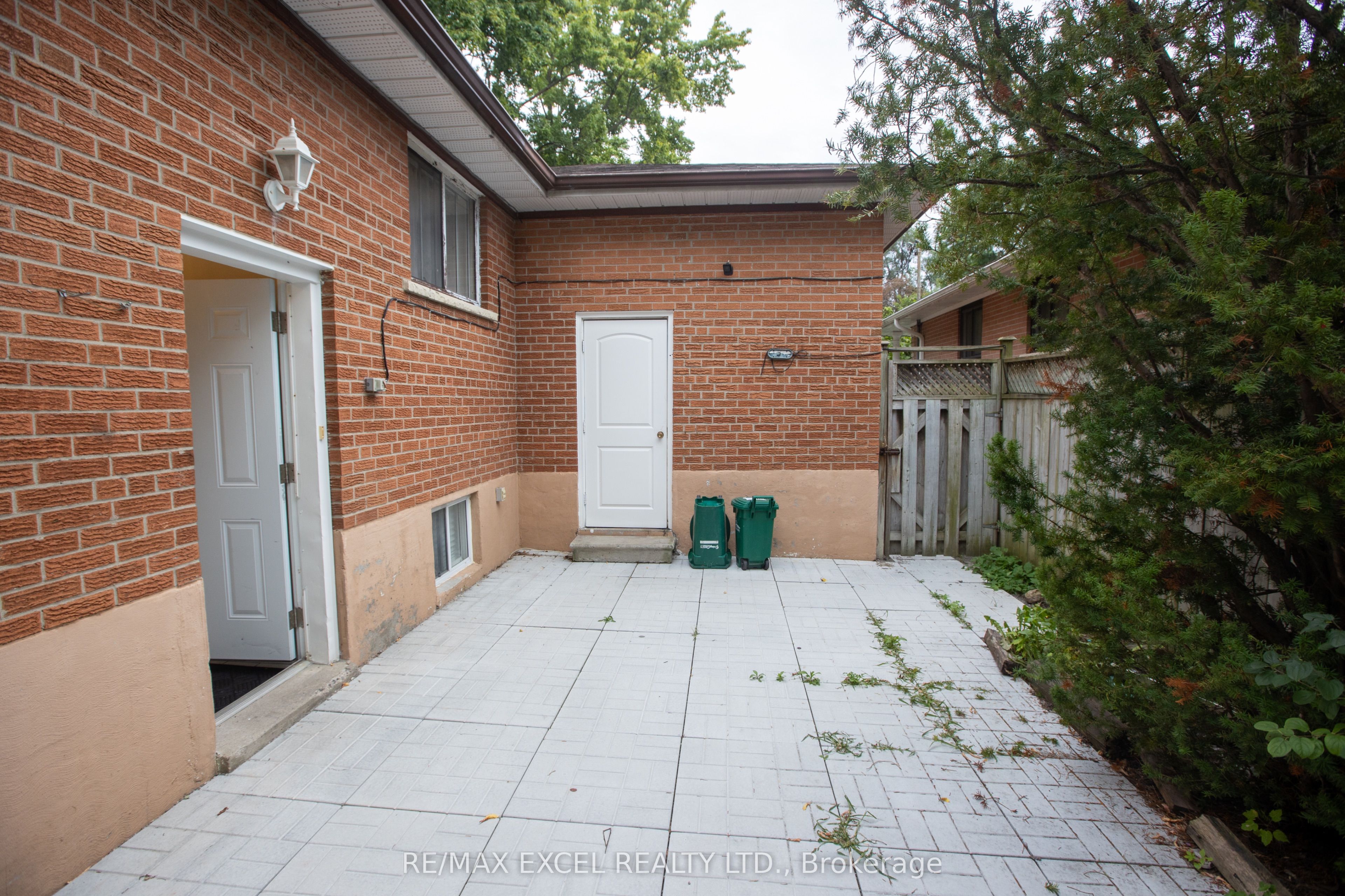 387 W Crosby Avenue Basement Property Photo 2