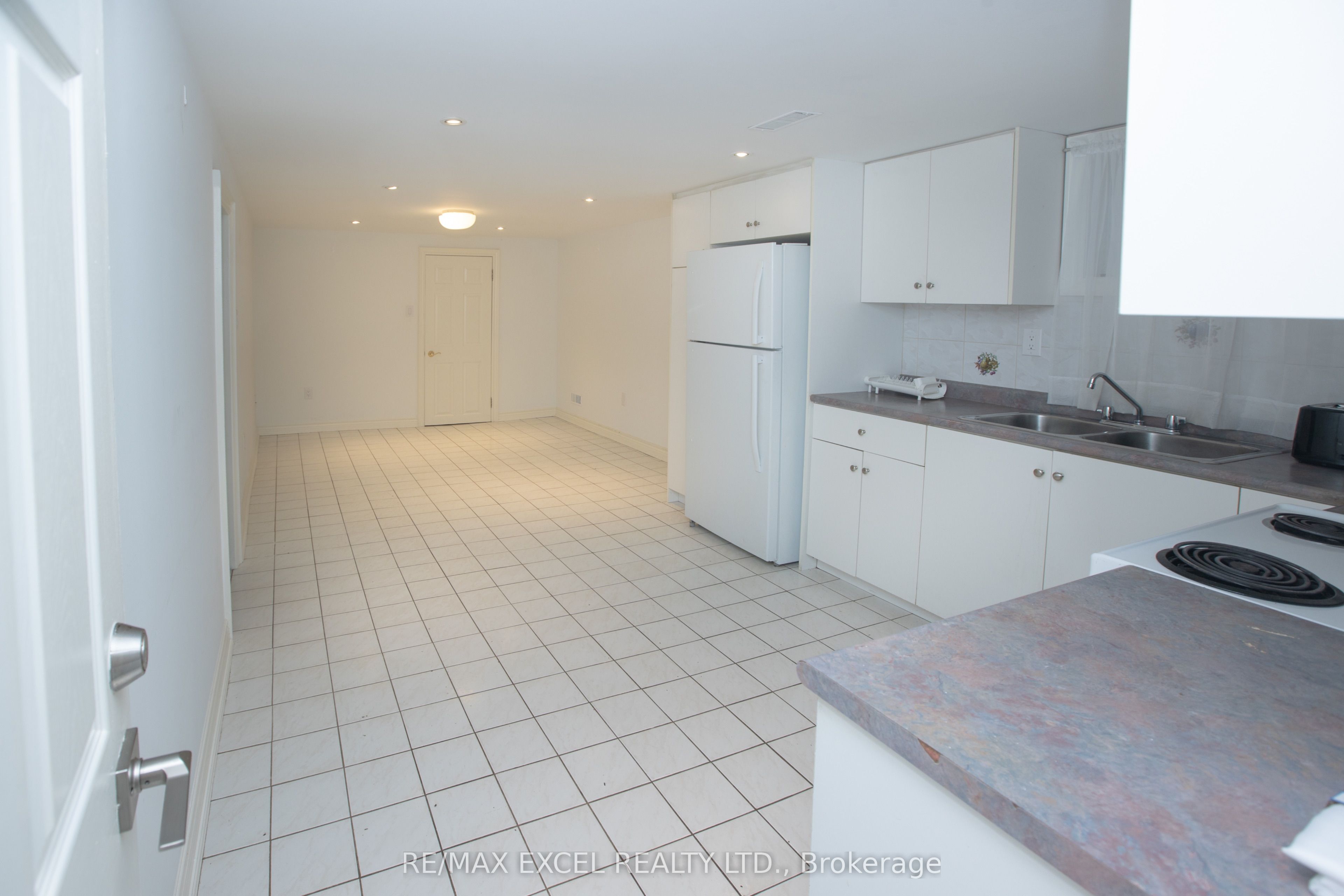 387 W Crosby Avenue Basement Property Photo 7