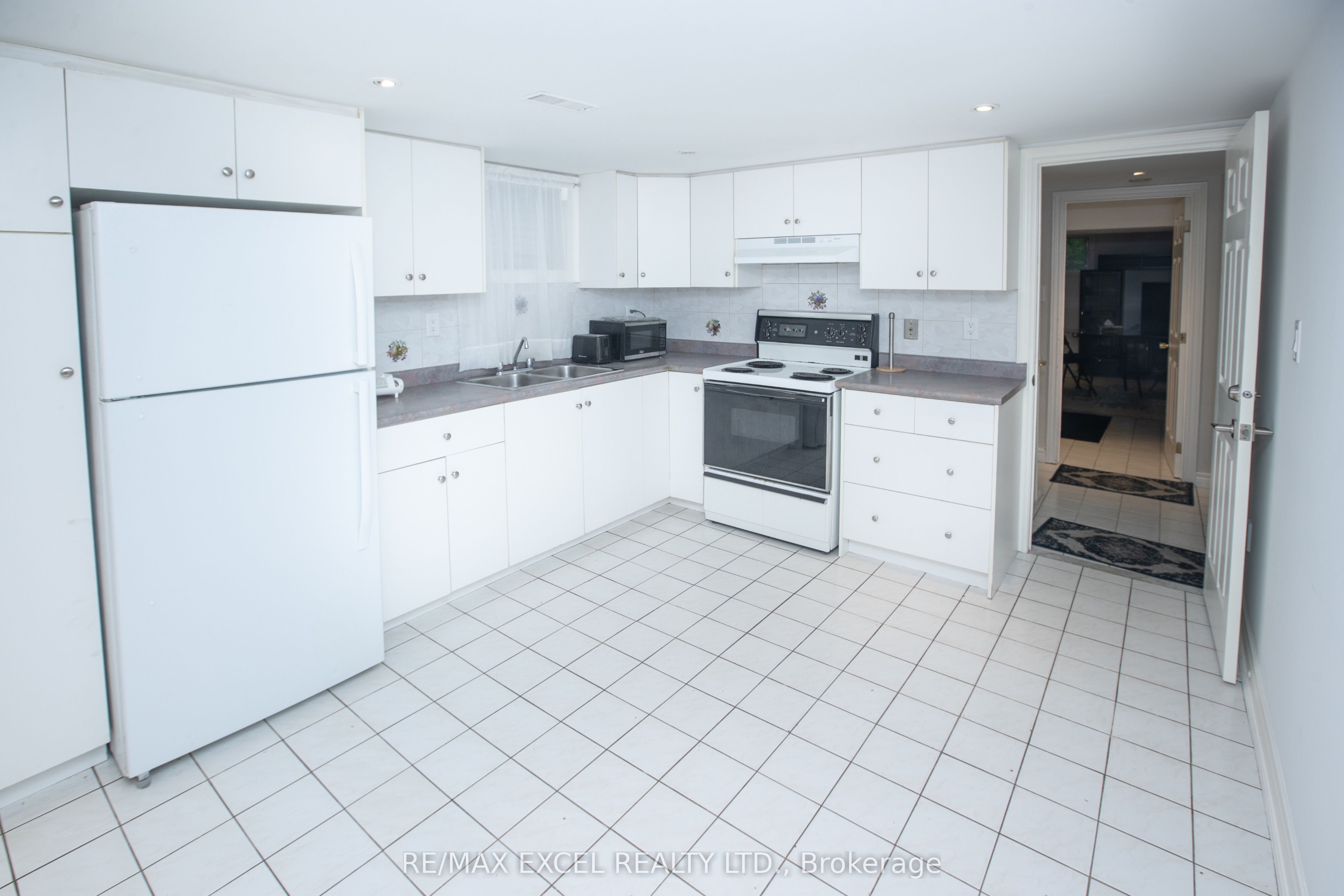 387 W Crosby Avenue Basement Property Photo 10