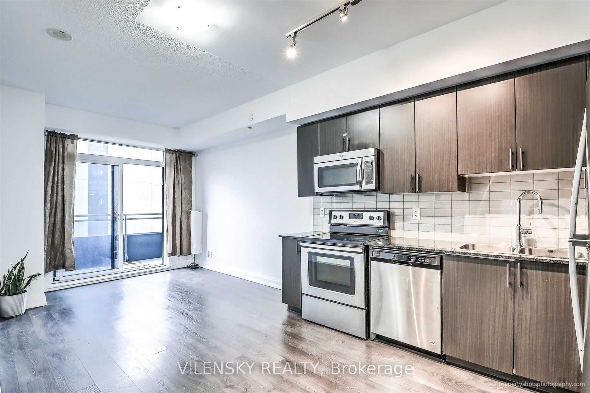 7890 Bathurst Street 1011 Property Photo 5