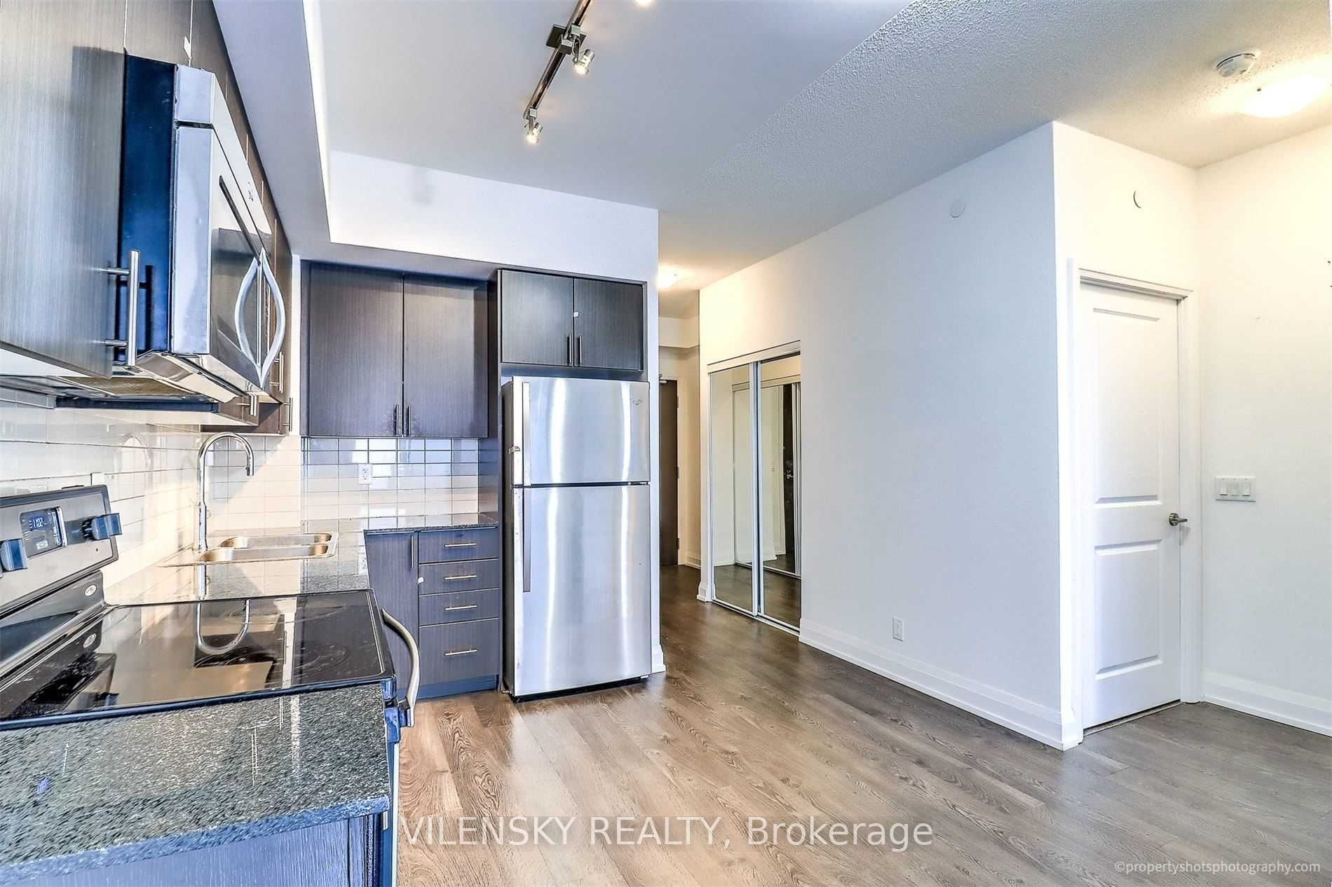7890 Bathurst Street 1011 Property Photo 7