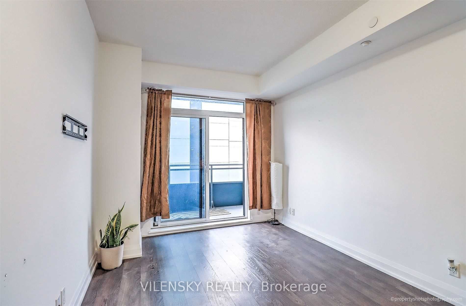 7890 Bathurst Street 1011 Property Photo 8