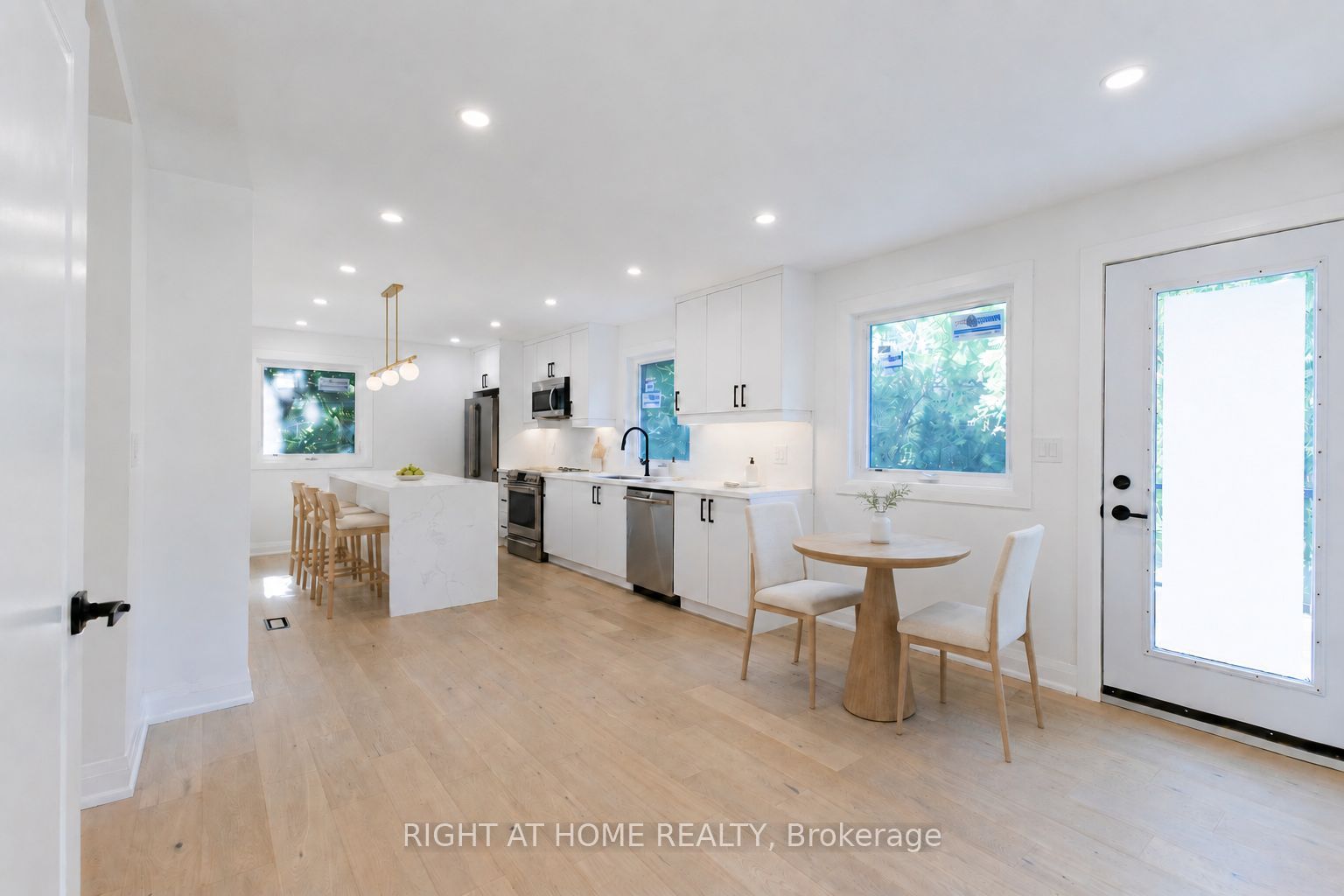 30 Morton Avenue Property Photo 8