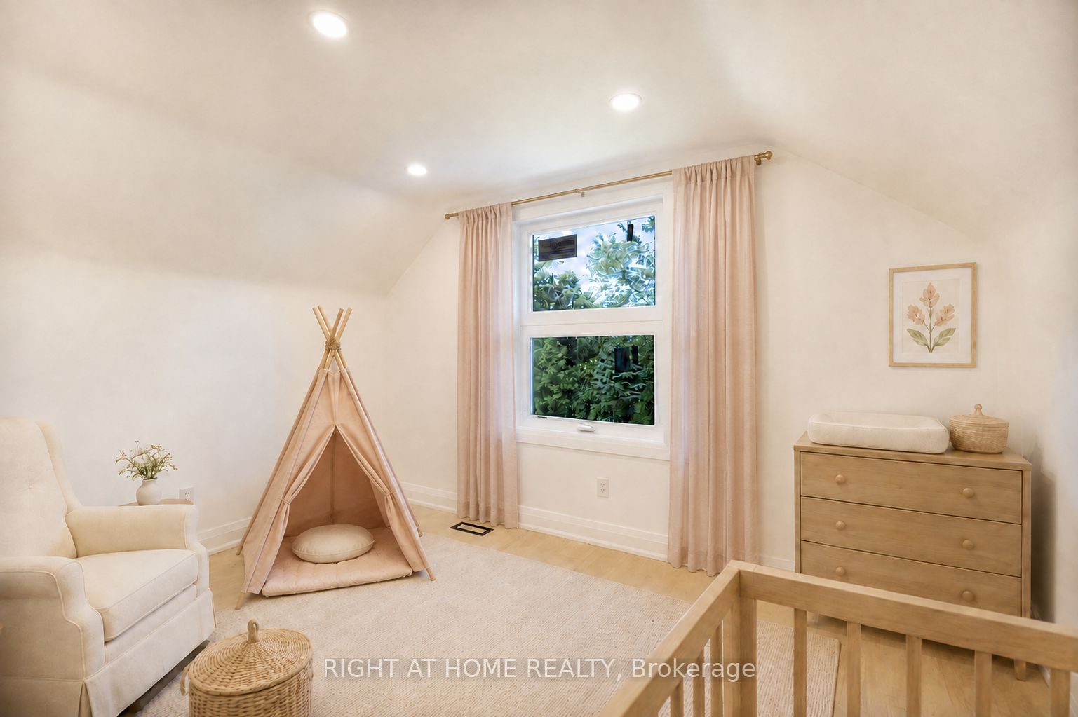 30 Morton Avenue Property Photo 22