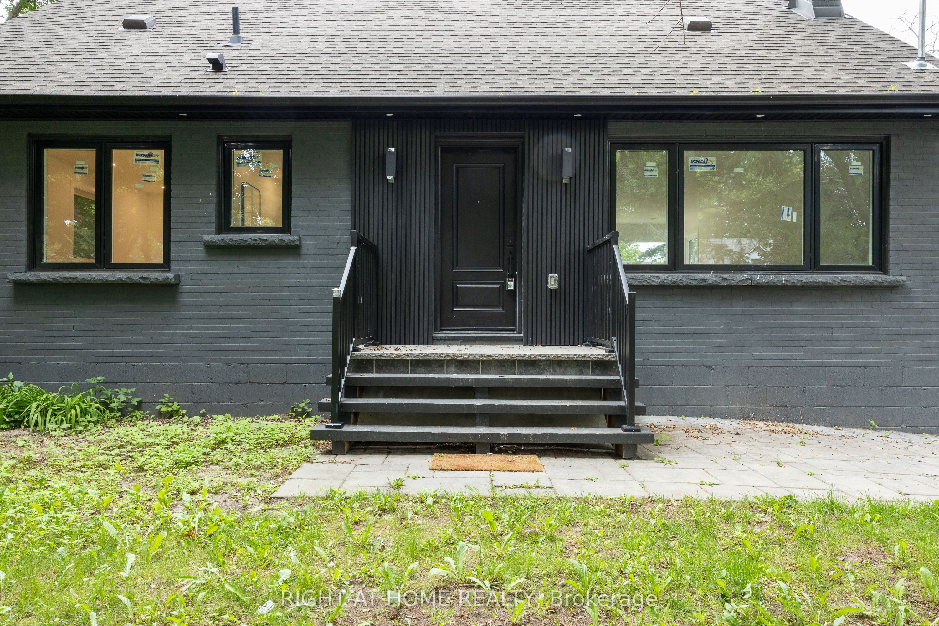 30 Morton Avenue Property Photo 34