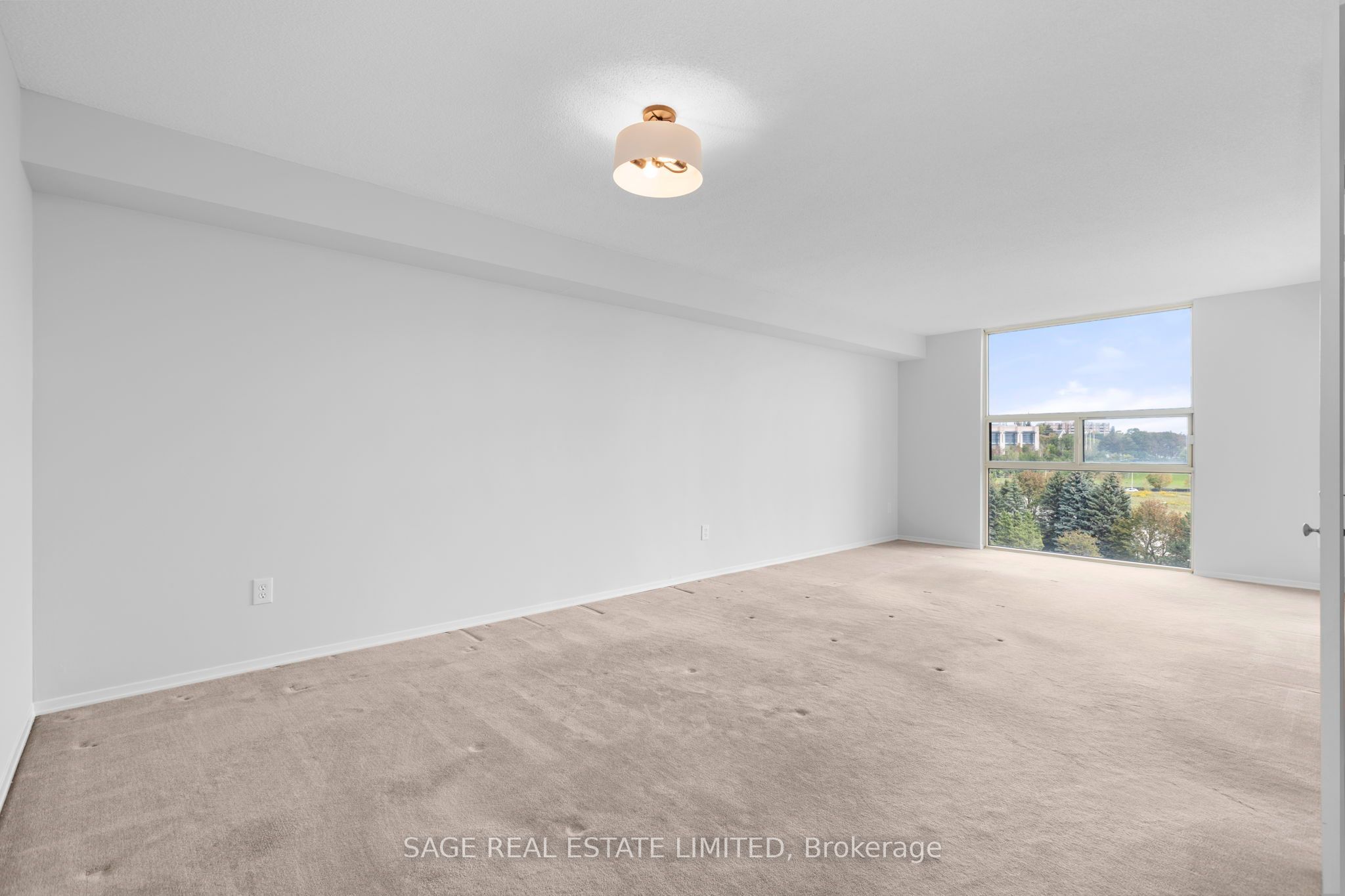 30 Harding Boulevard W 1015 Property Photo 6