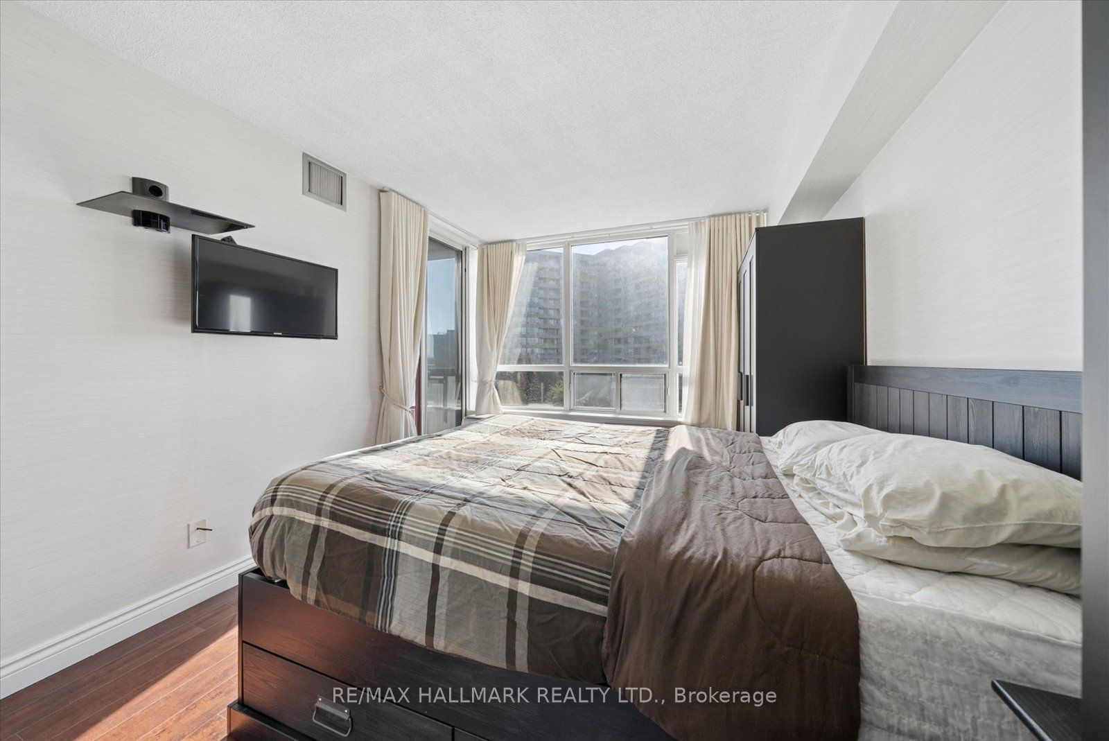 81 Townsgate Drive 512 Property Photo 16