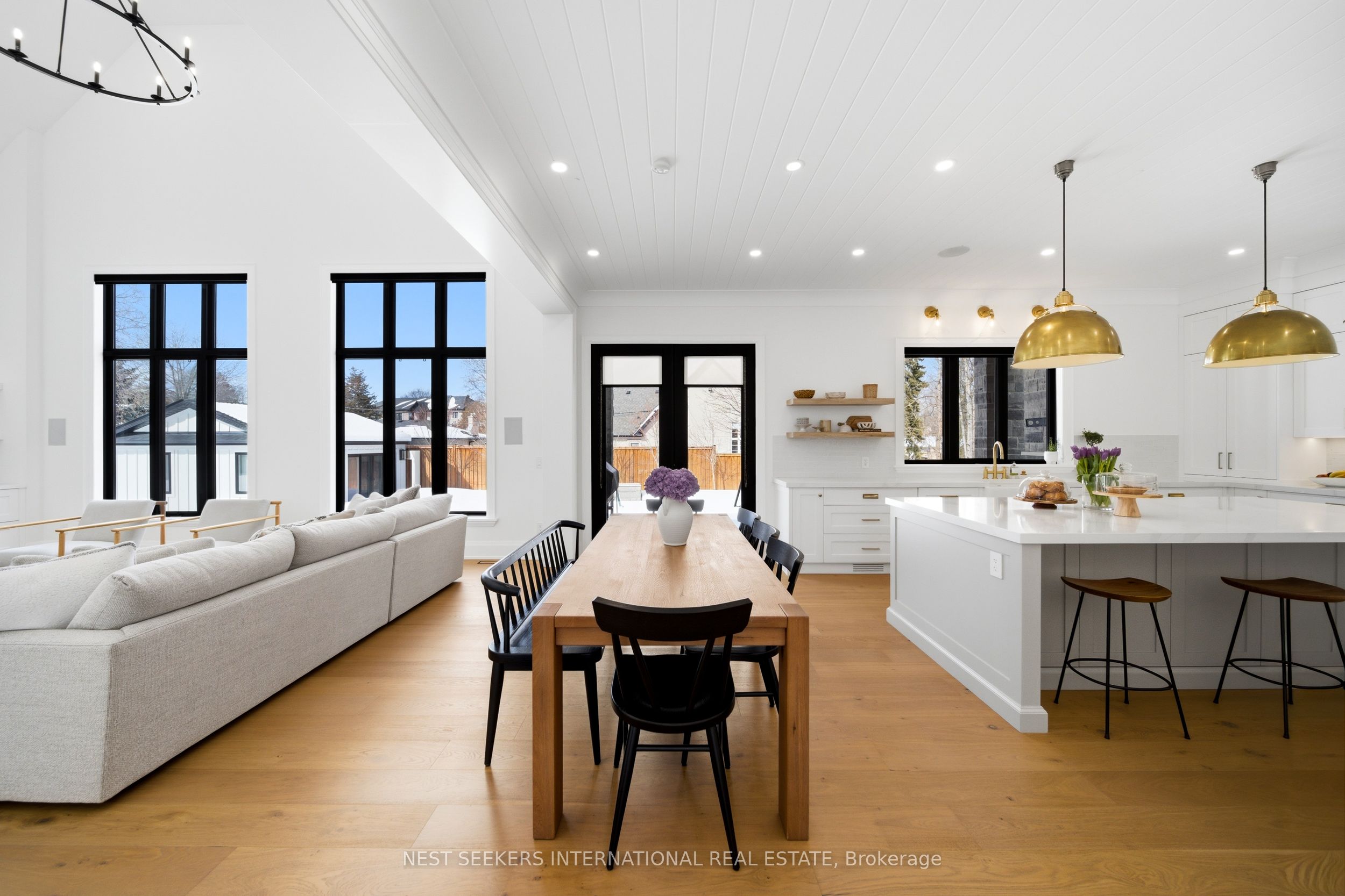 26 Royal Avenue Property Photo 10