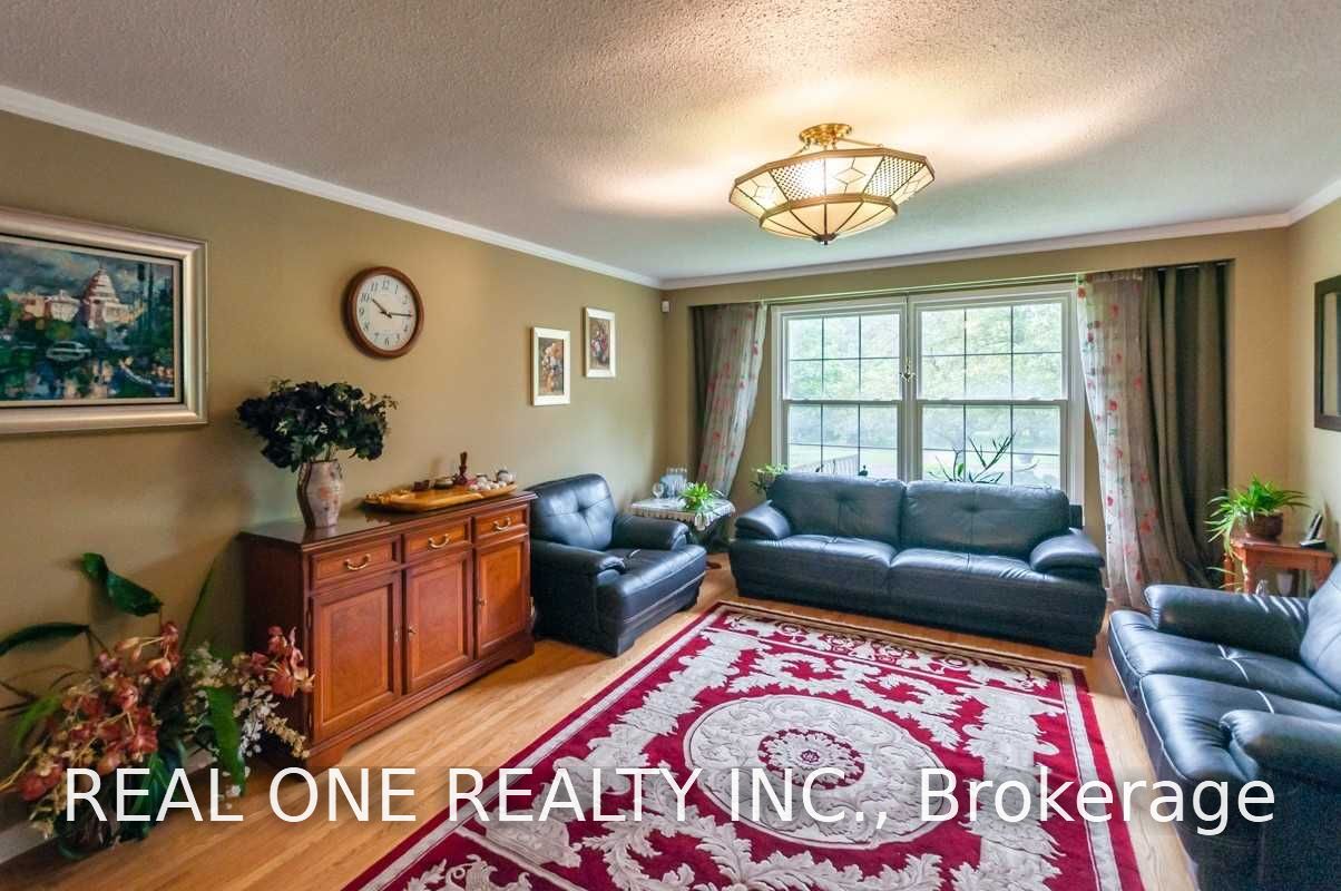 125 Briarwood Road Property Photo 7