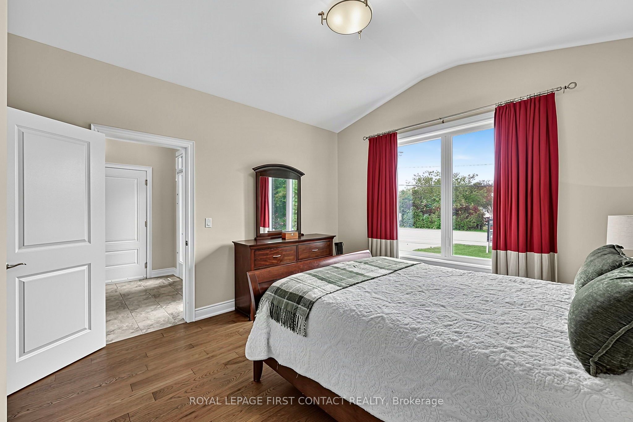 981 Ewart Street Property Photo 19