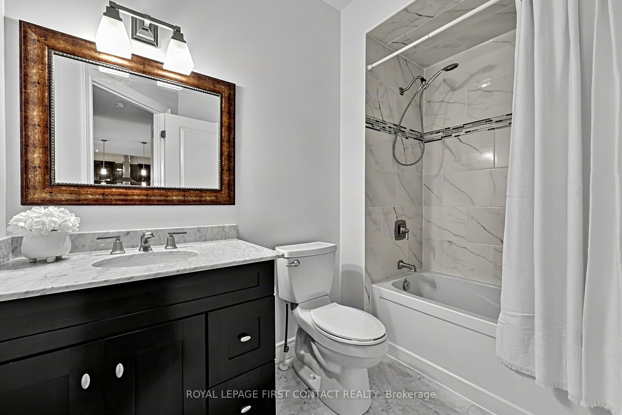 981 Ewart Street Property Photo 20