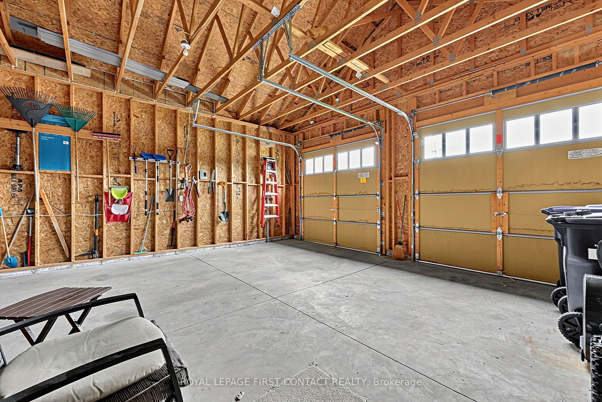 981 Ewart Street Property Photo 23
