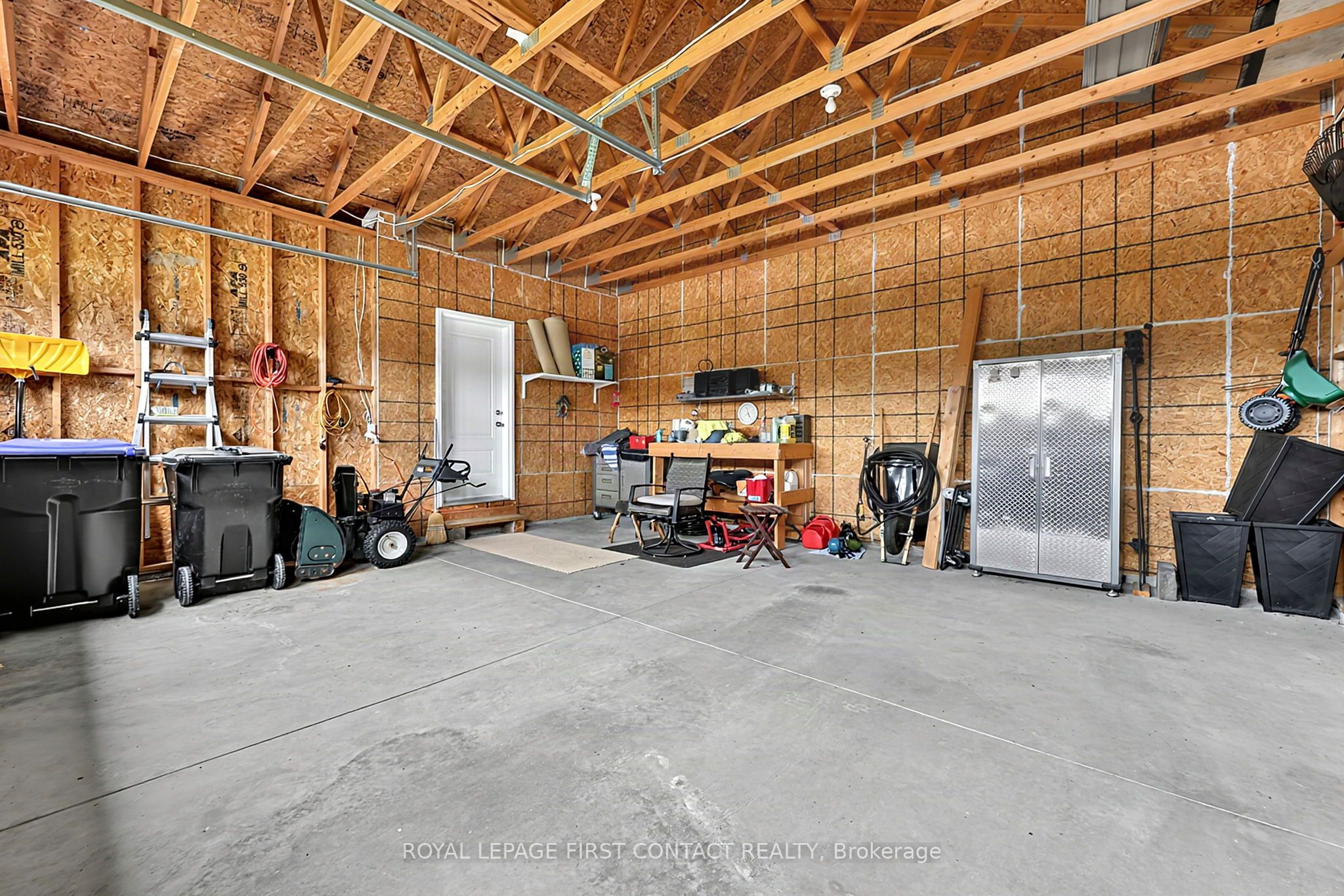 981 Ewart Street Property Photo 25