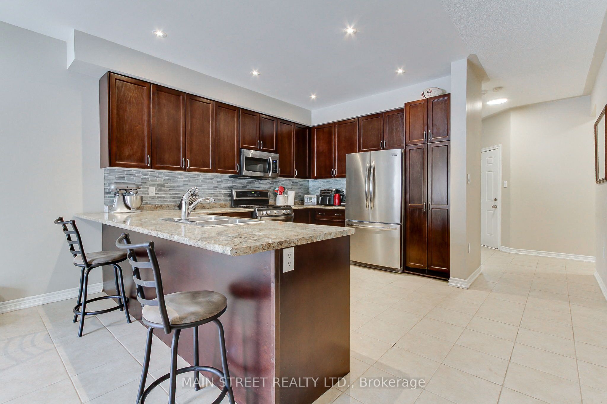 42 Prosser Crescent Property Photo 8