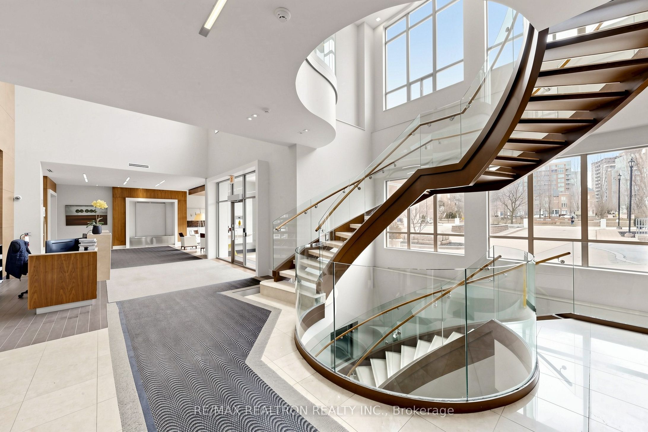 39 Galleria Parkway Uph3 Property Photo 6