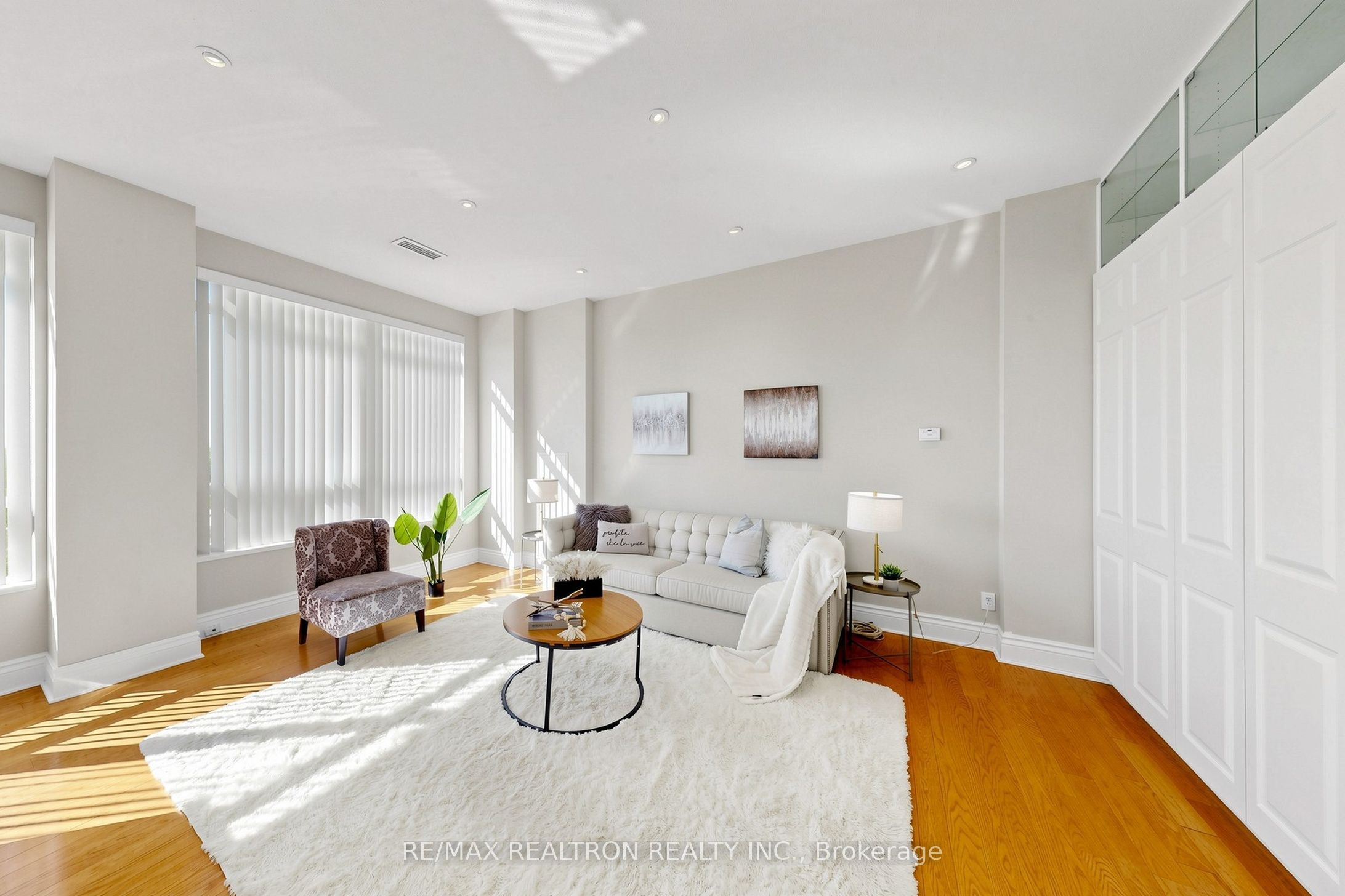 39 Galleria Parkway Uph3 Property Photo 12