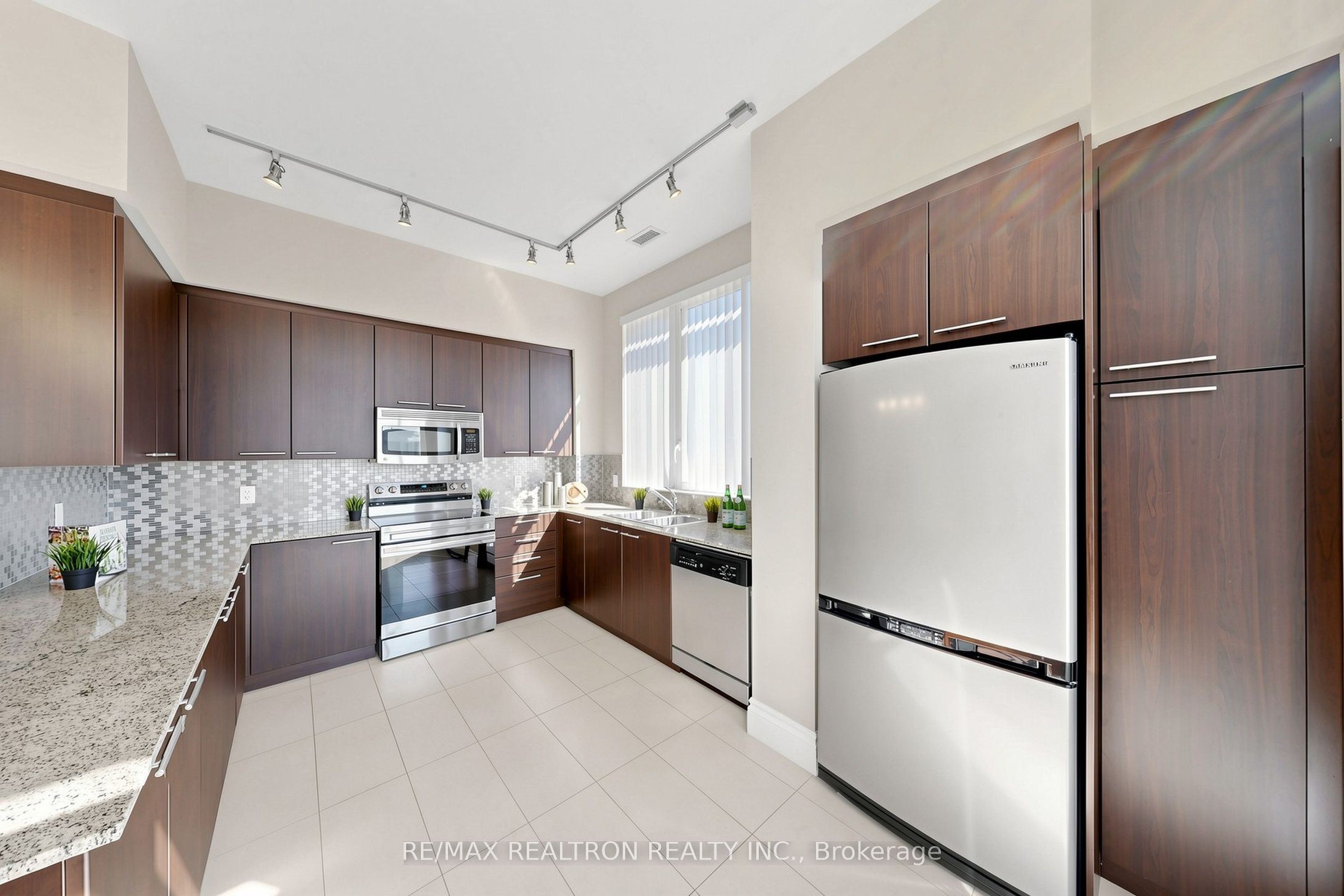 39 Galleria Parkway Uph3 Property Photo 14