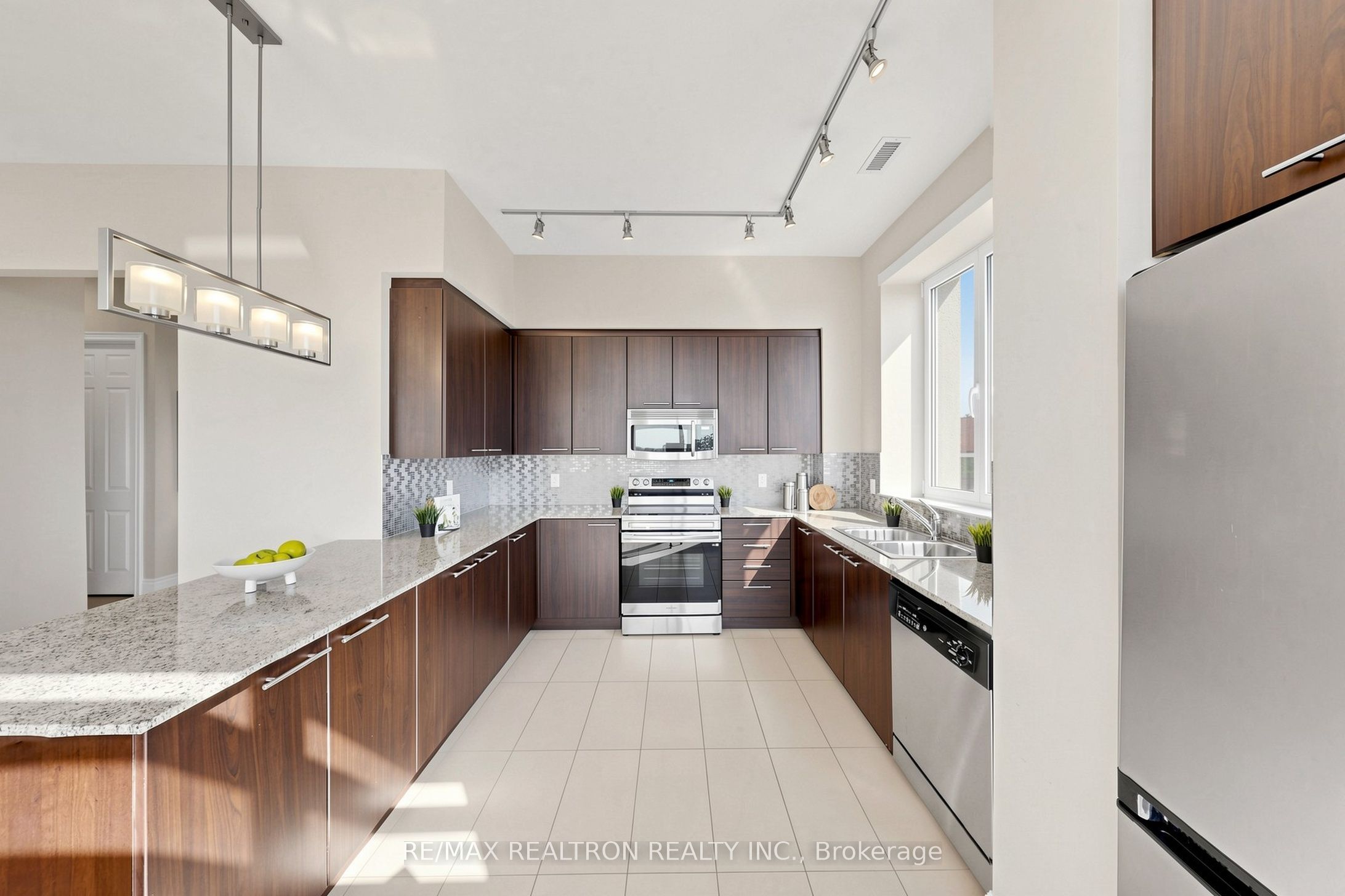 39 Galleria Parkway Uph3 Property Photo 16