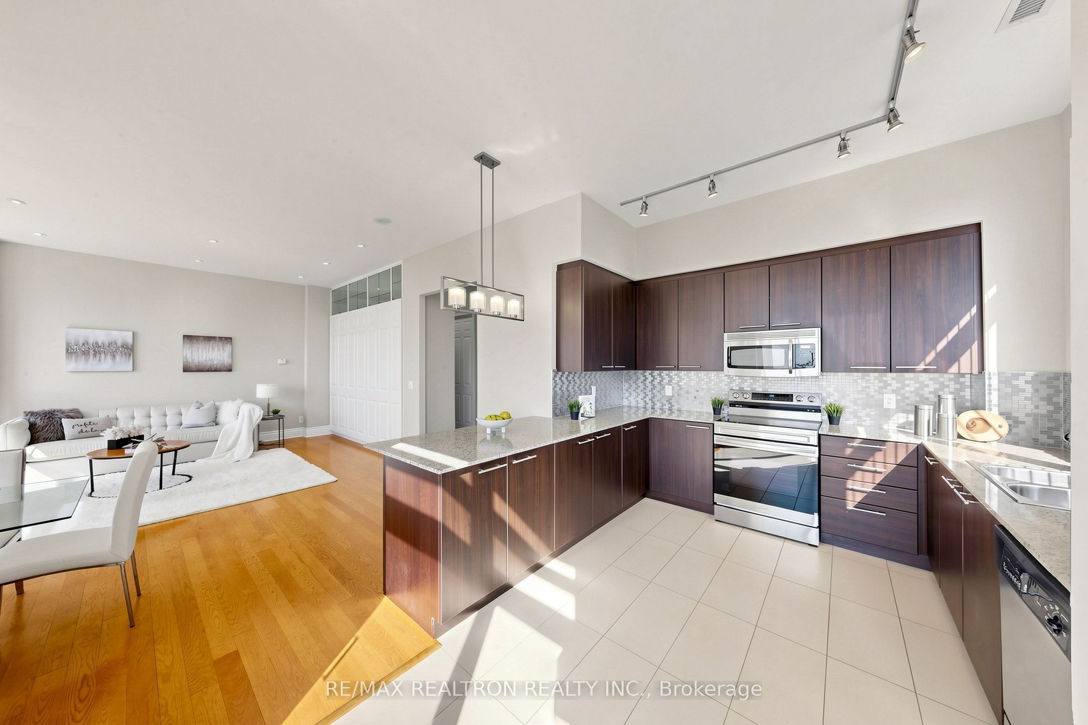 39 Galleria Parkway Uph3 Property Photo 17