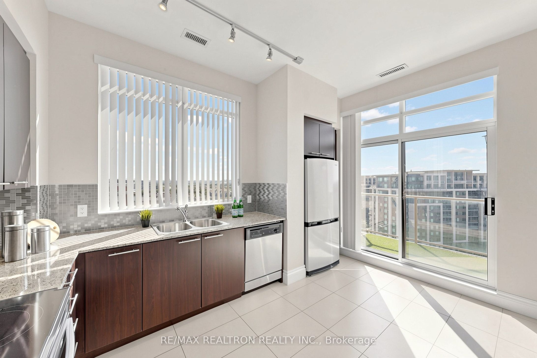 39 Galleria Parkway Uph3 Property Photo 19