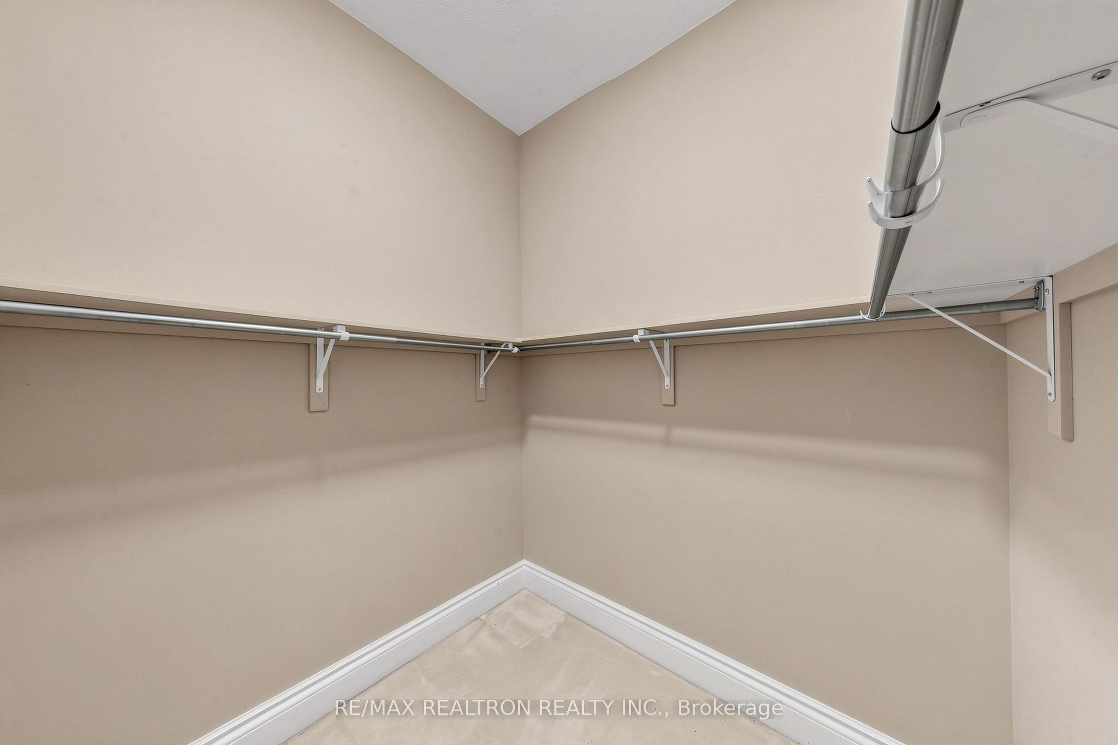 39 Galleria Parkway Uph3 Property Photo 29