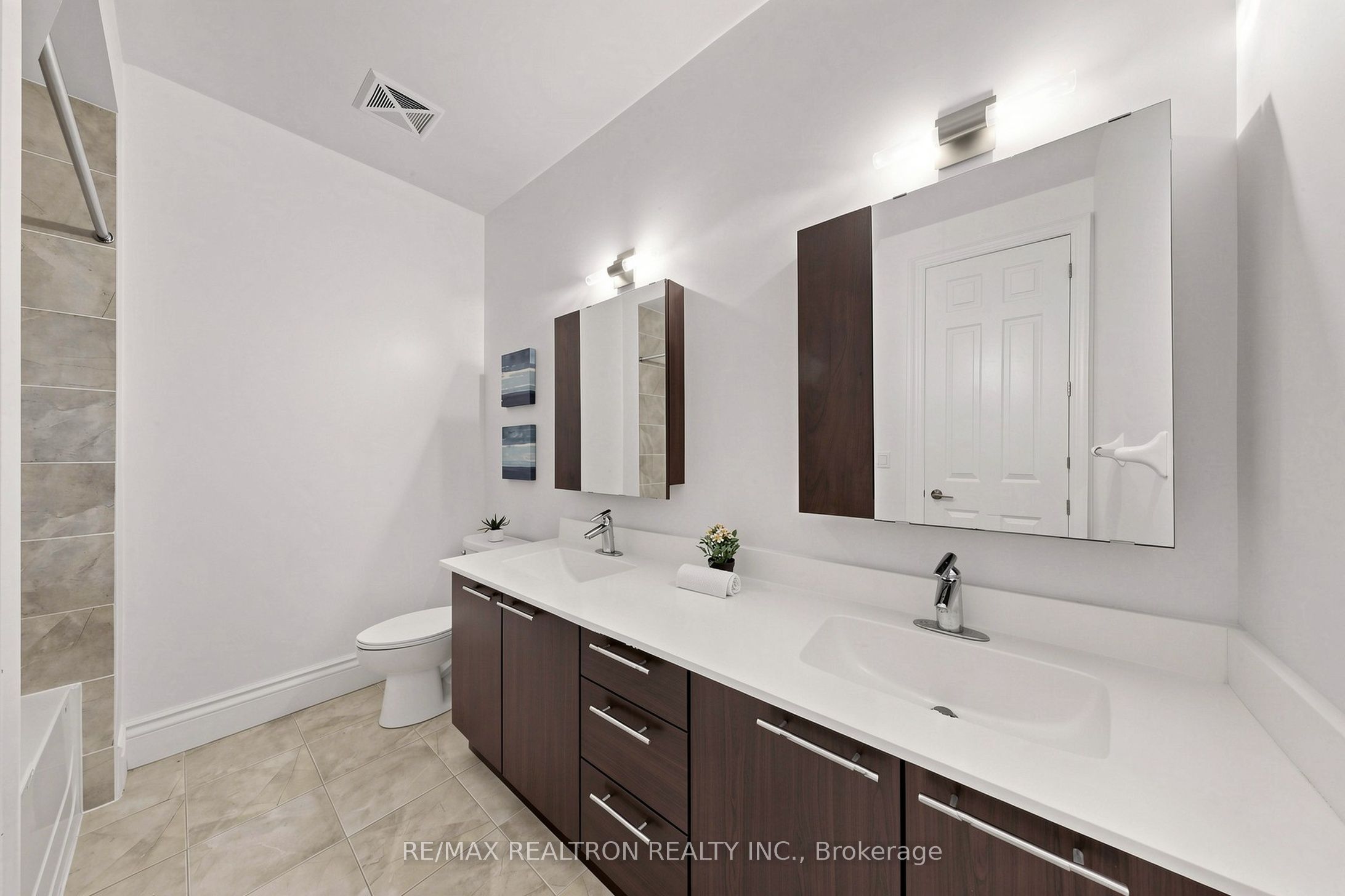39 Galleria Parkway Uph3 Property Photo 30